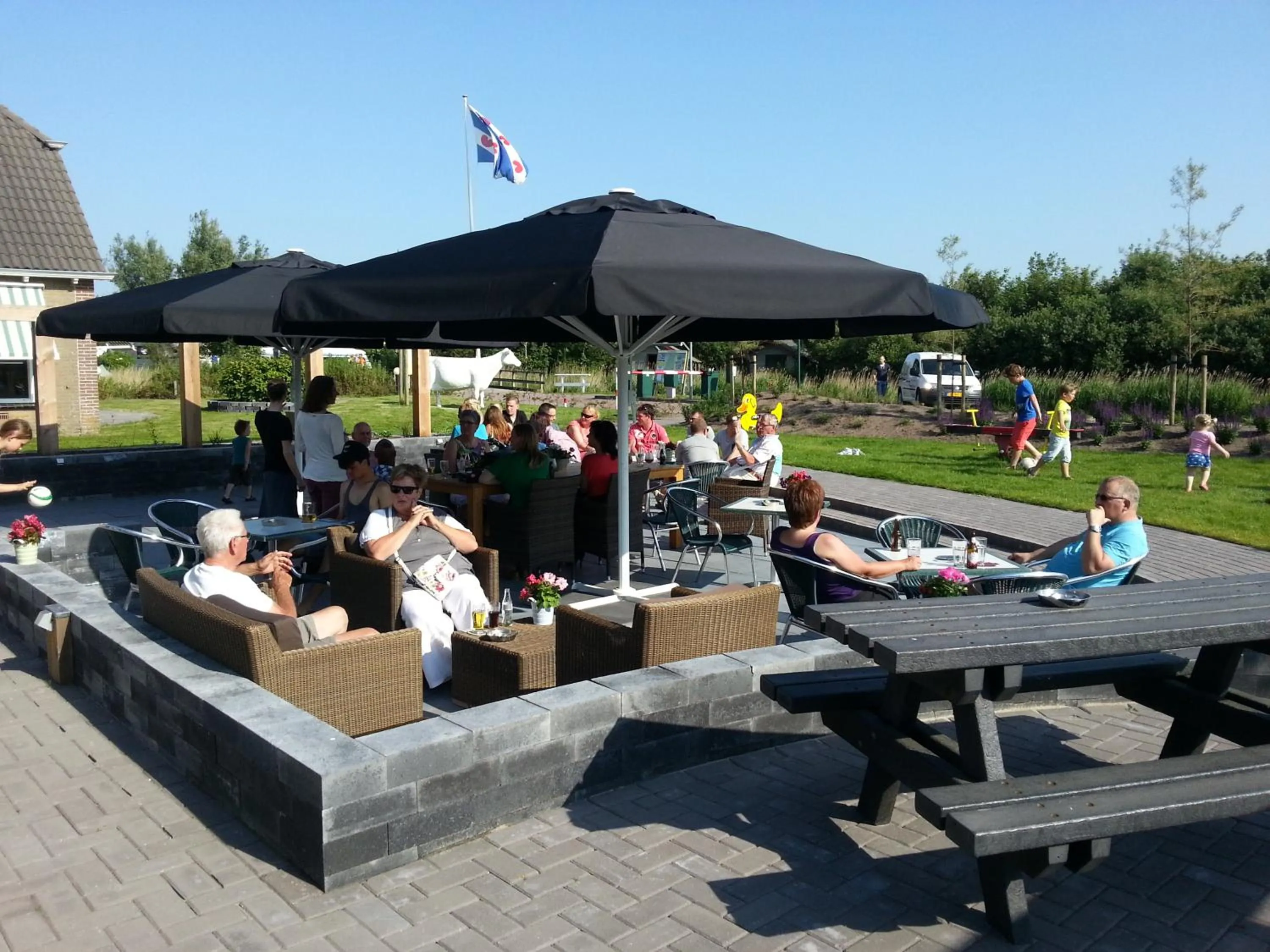 Restaurant/places to eat in Bed and Breakfast De Zeehoeve