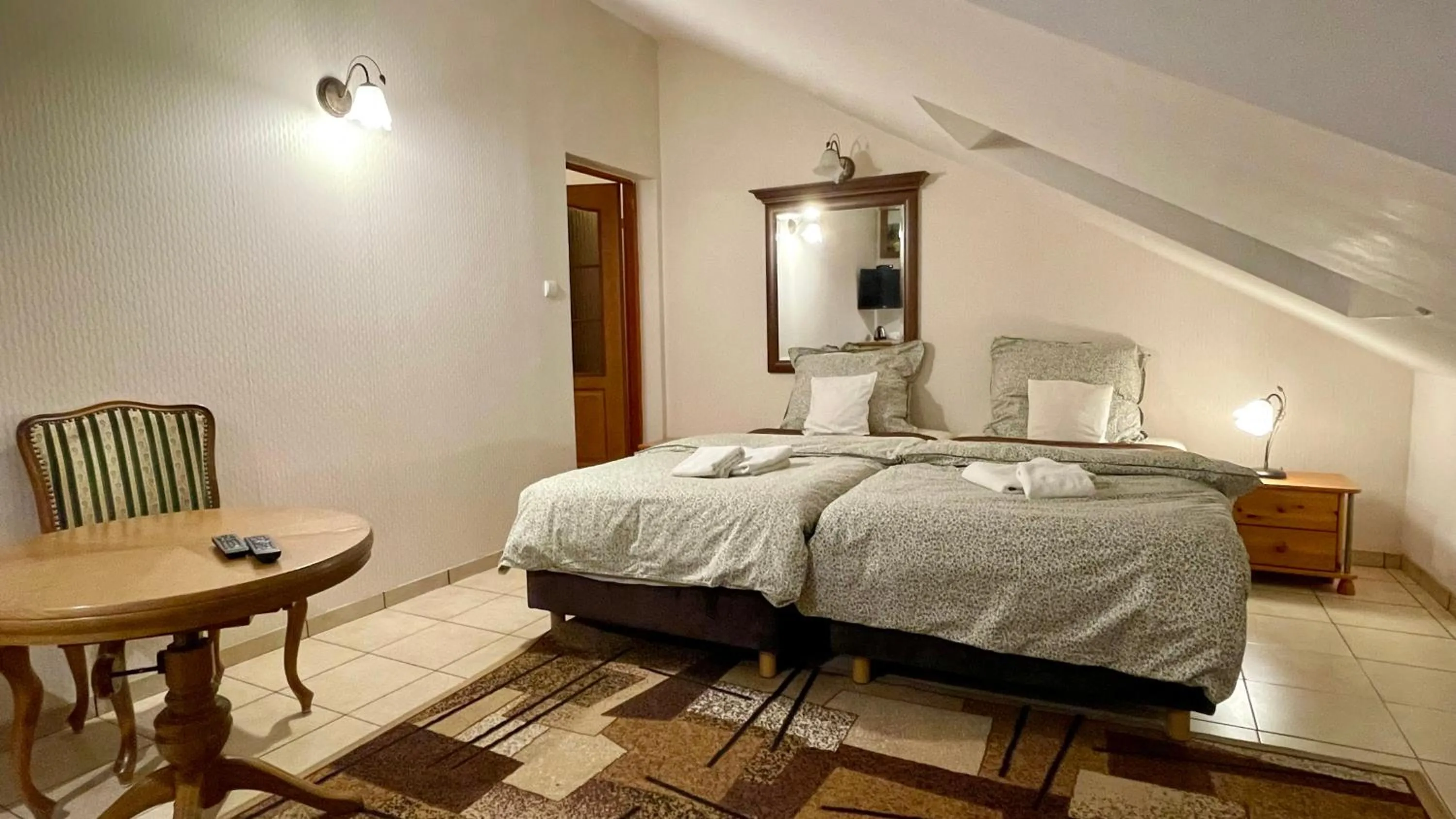 Bed in Pałac SŁONOWICE