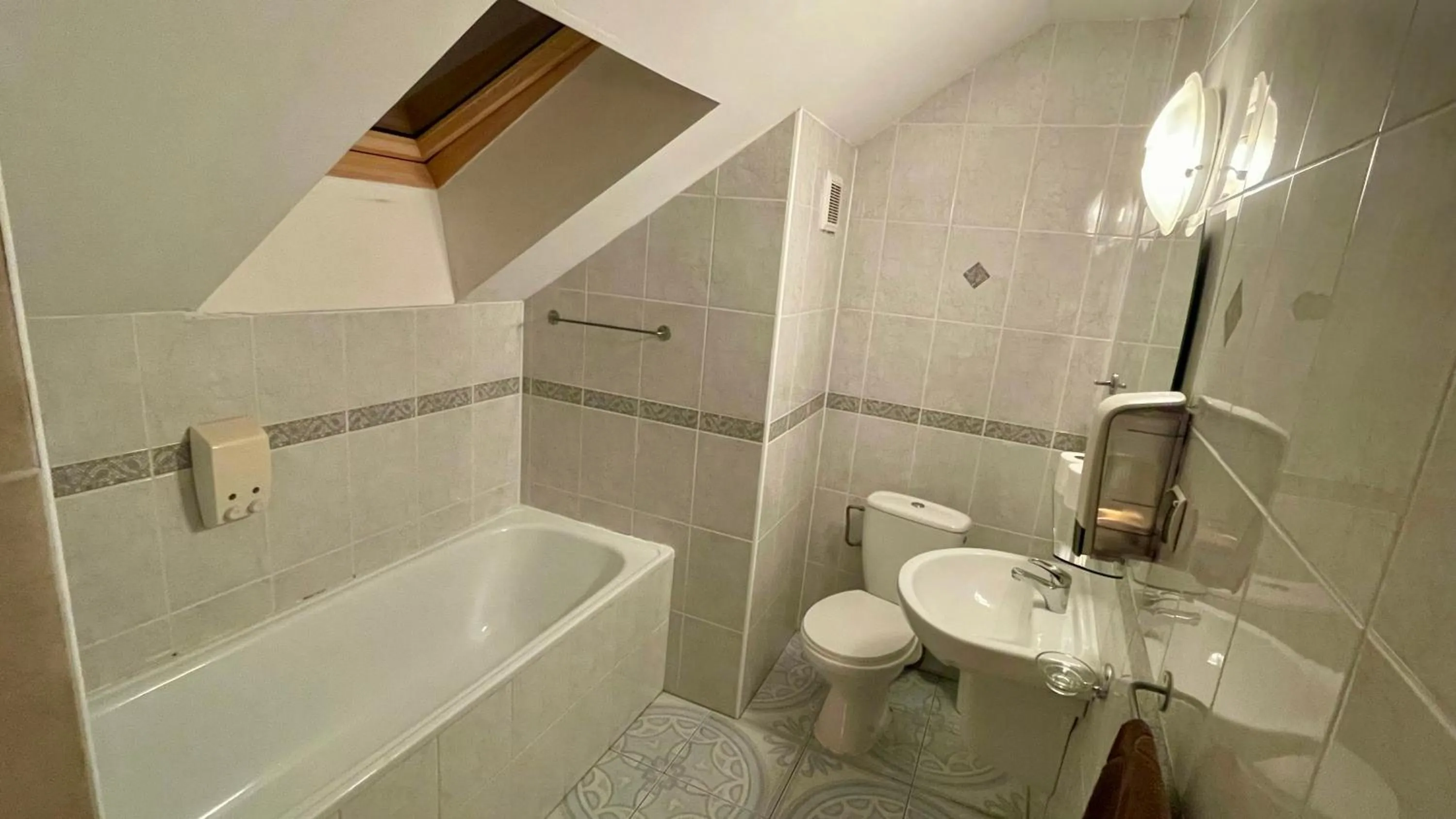 Toilet in Pałac SŁONOWICE