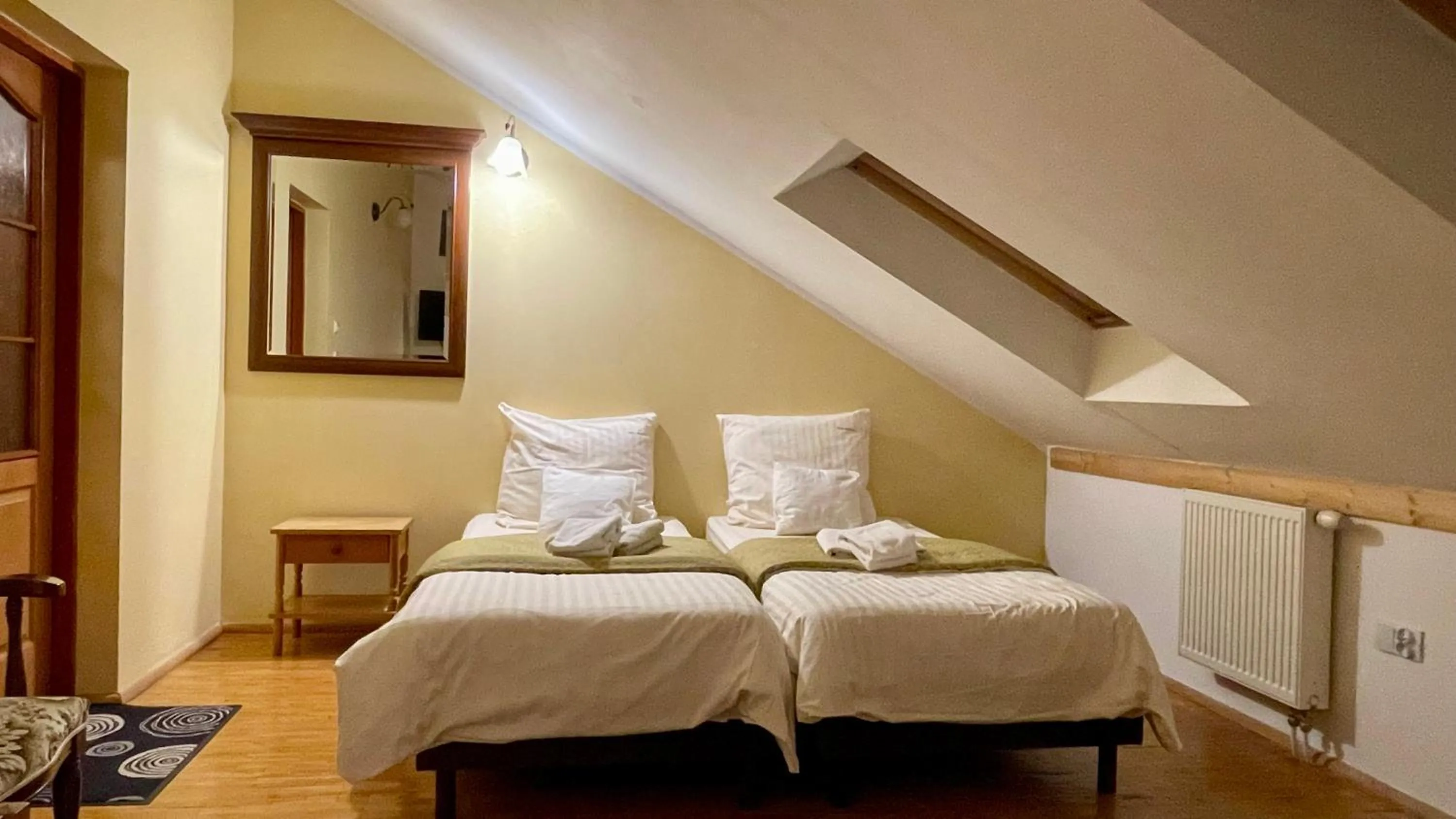 Bed in Pałac SŁONOWICE