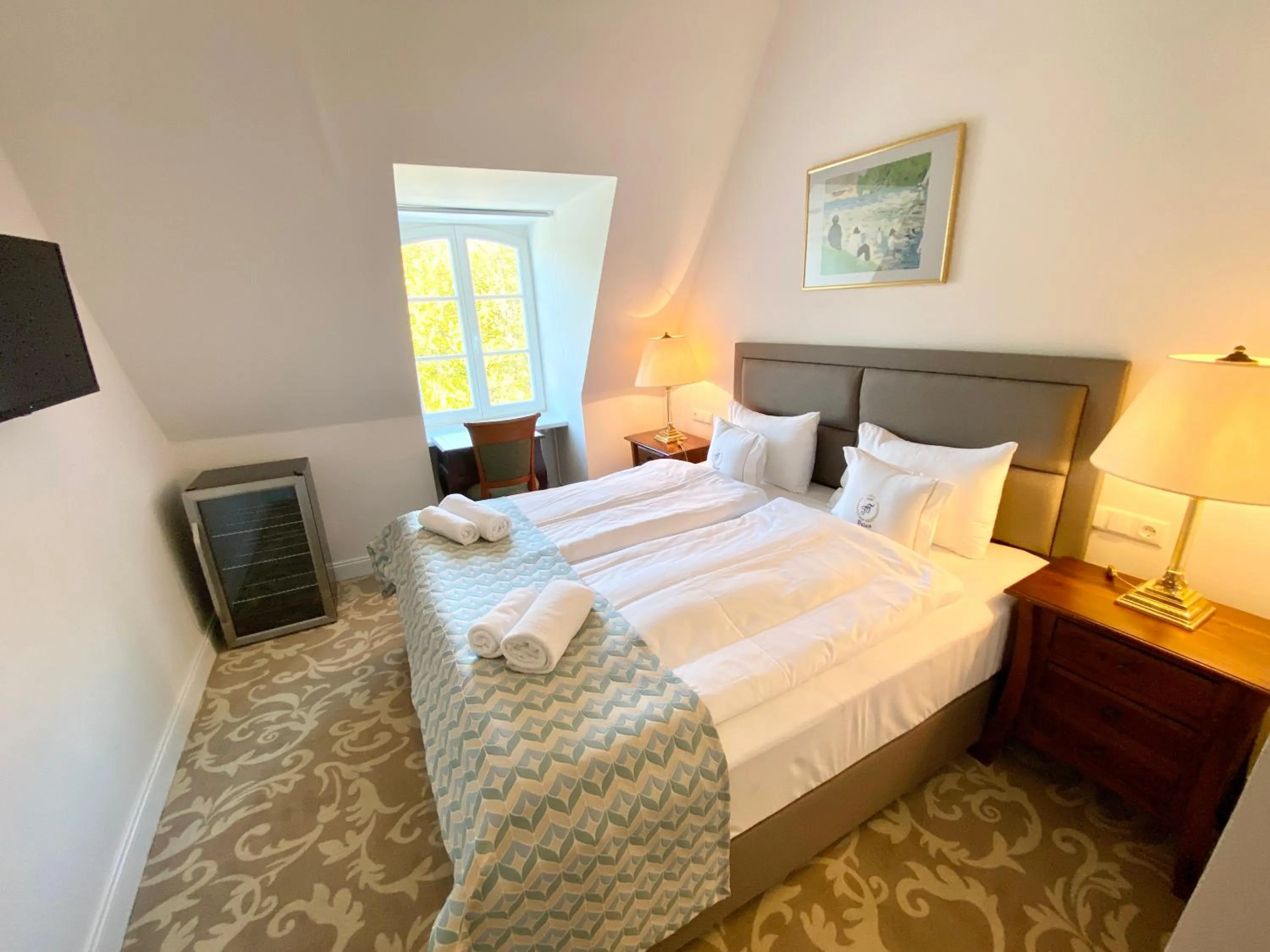 Photo of the whole room, Bed in Hotel "Friedrich-Franz-Palais"