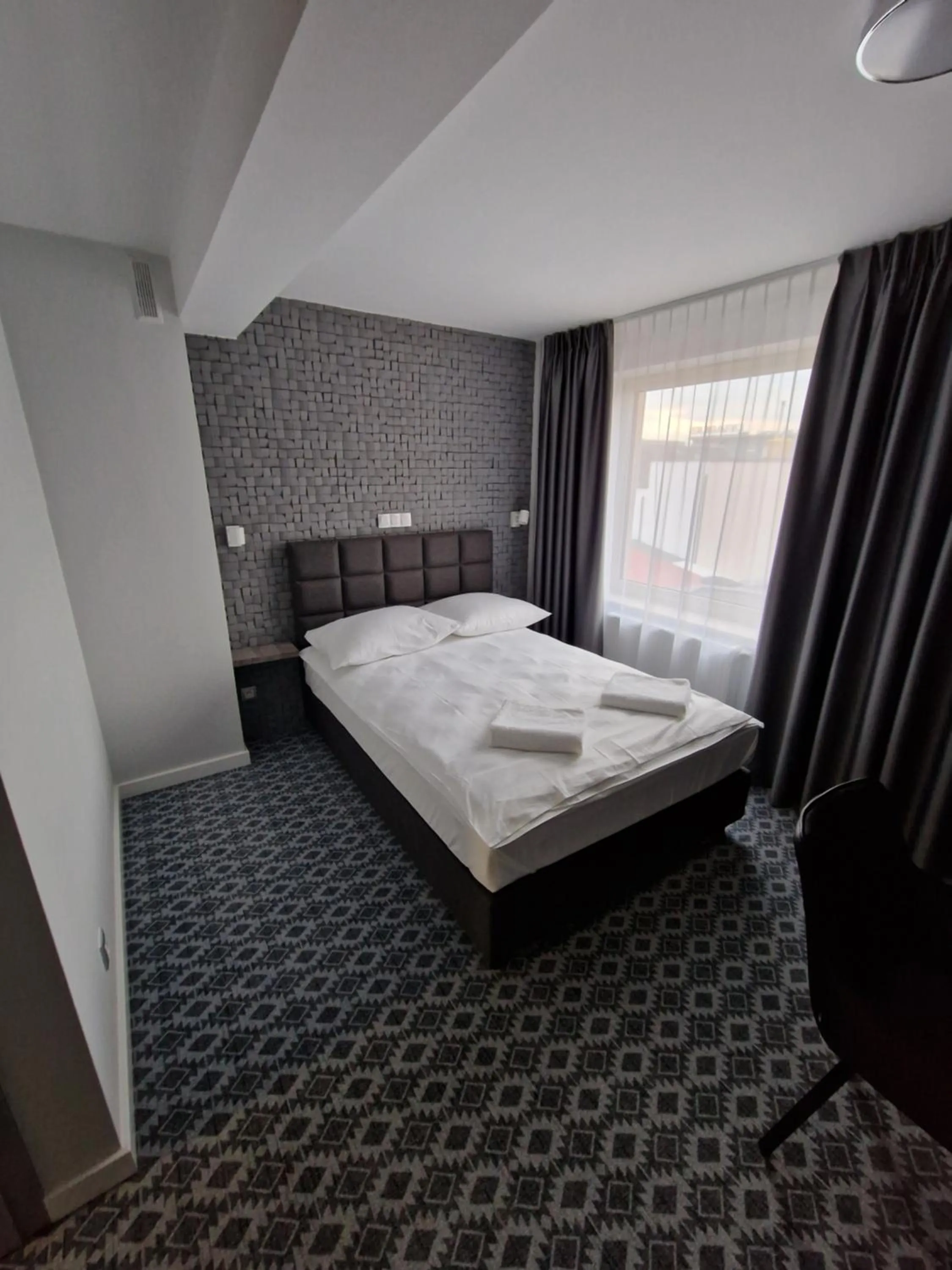 Photo of the whole room, Bed in Hotel Gordon