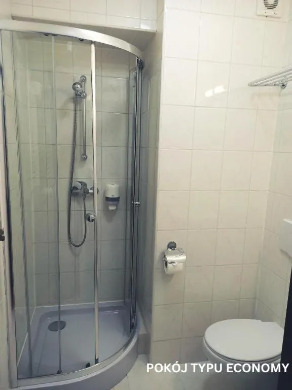 Shower in Hotel Gordon