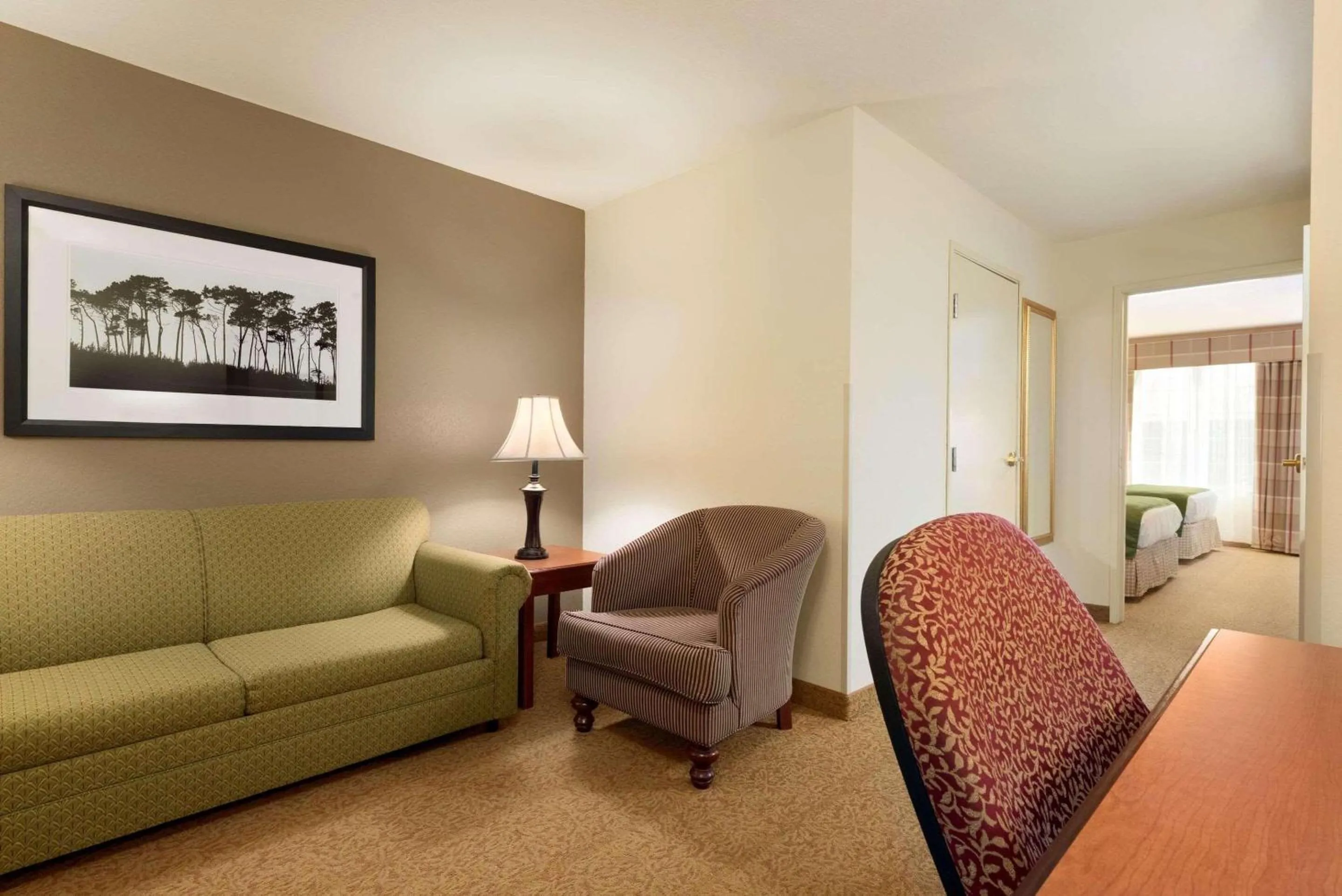 Bedroom in Country Inn & Suites by Radisson, Paducah, KY