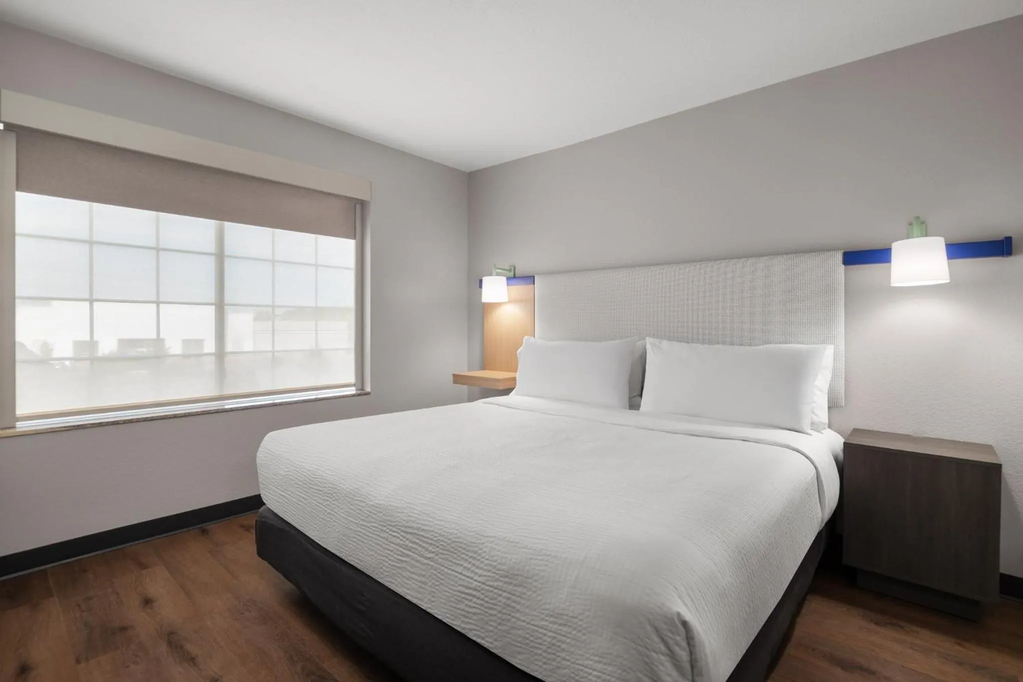 Photo of the whole room, Bed in Garner Hotel Paducah West