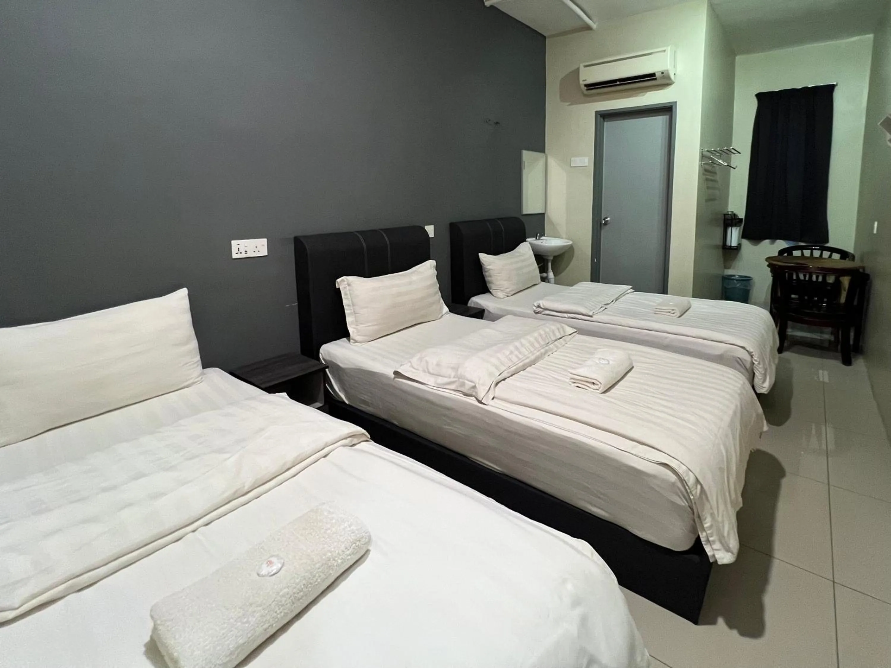Bed in Gebeng Industrial Park Budget Hotel