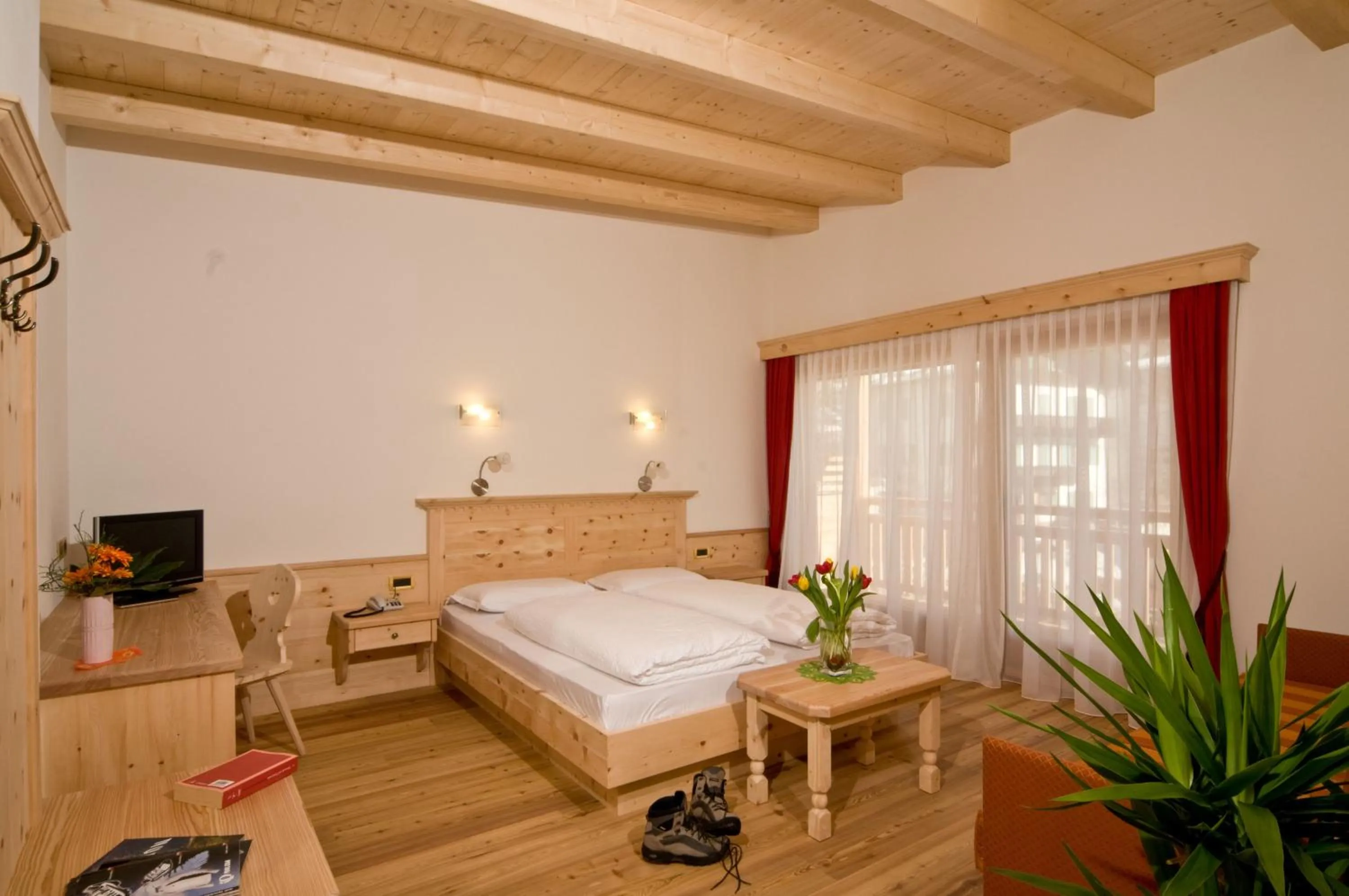 Photo of the whole room, Bed in Hotel Pider