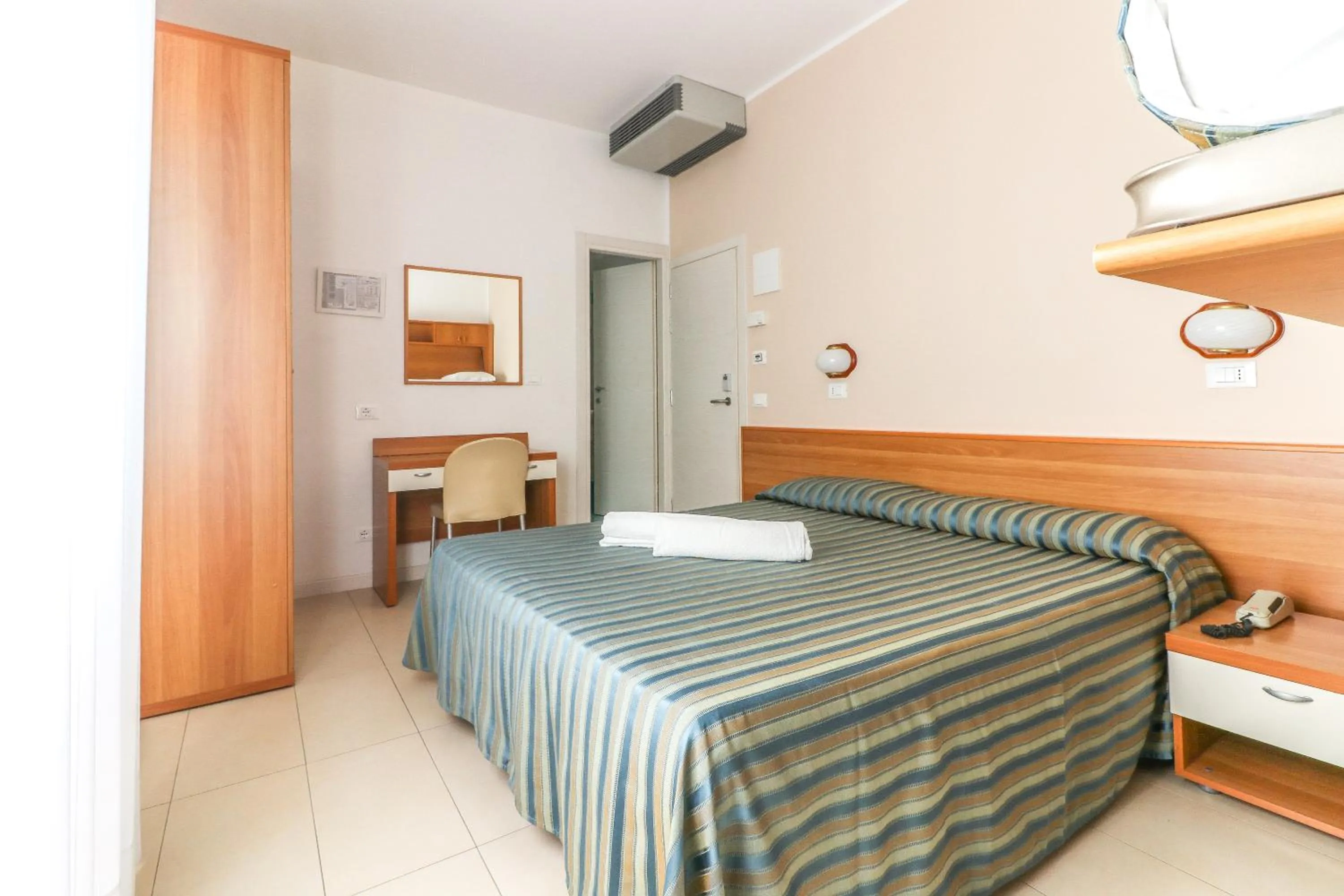 Photo of the whole room in Hotel Jesulum