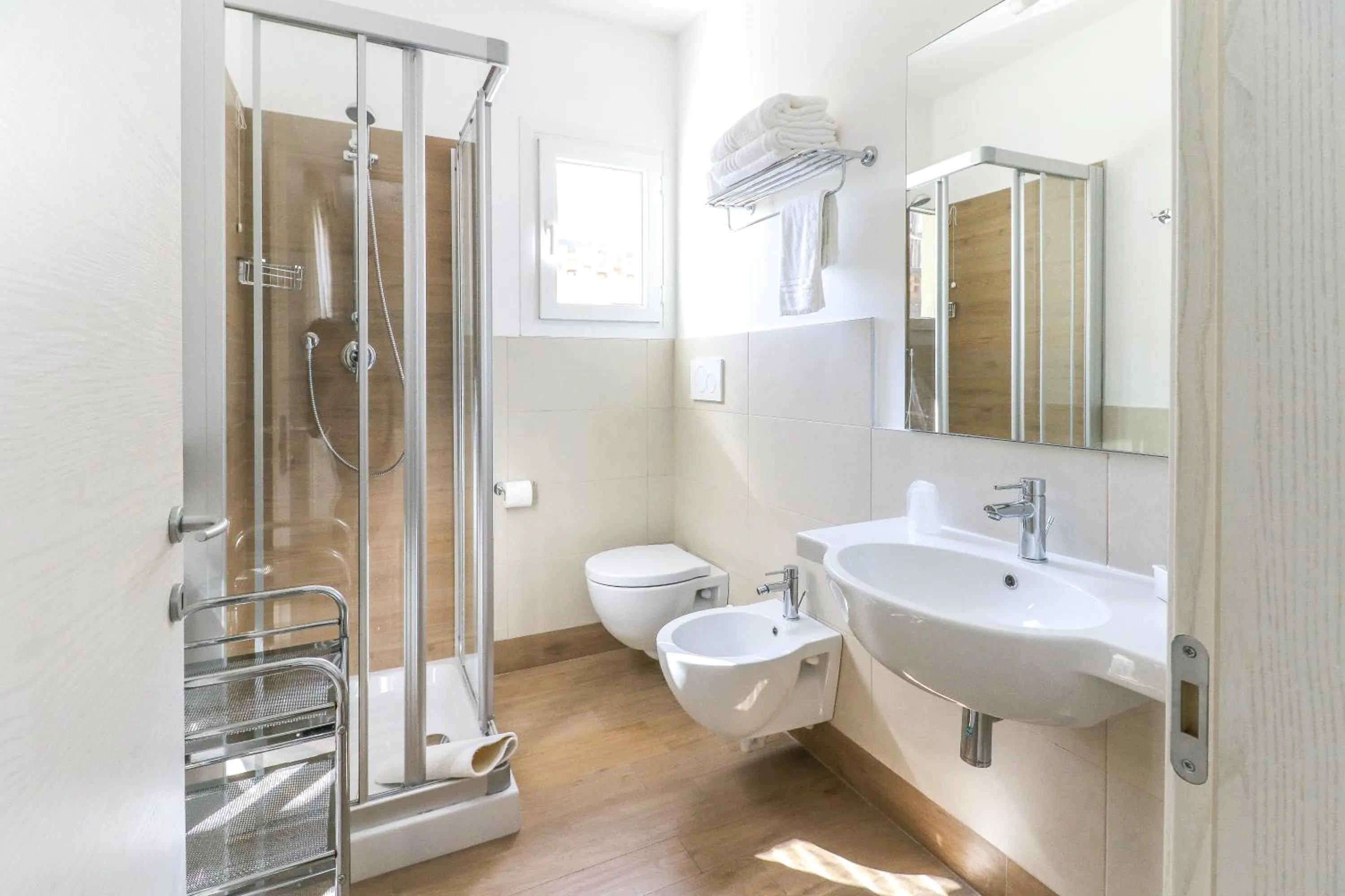 Shower in Hotel Jesulum