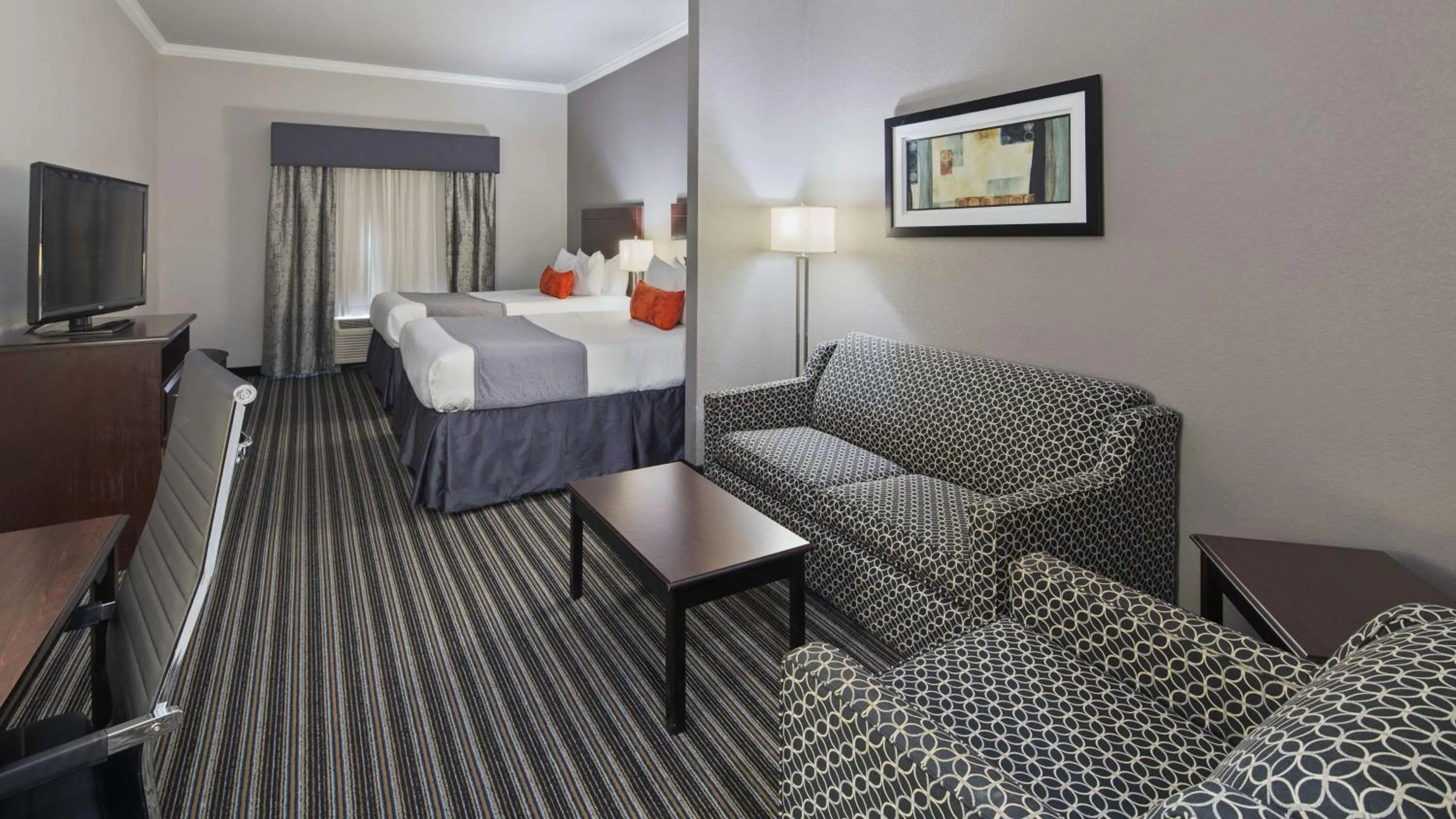 Photo of the whole room, Bed in Best Western Plus Austin Airport Inn & Suites