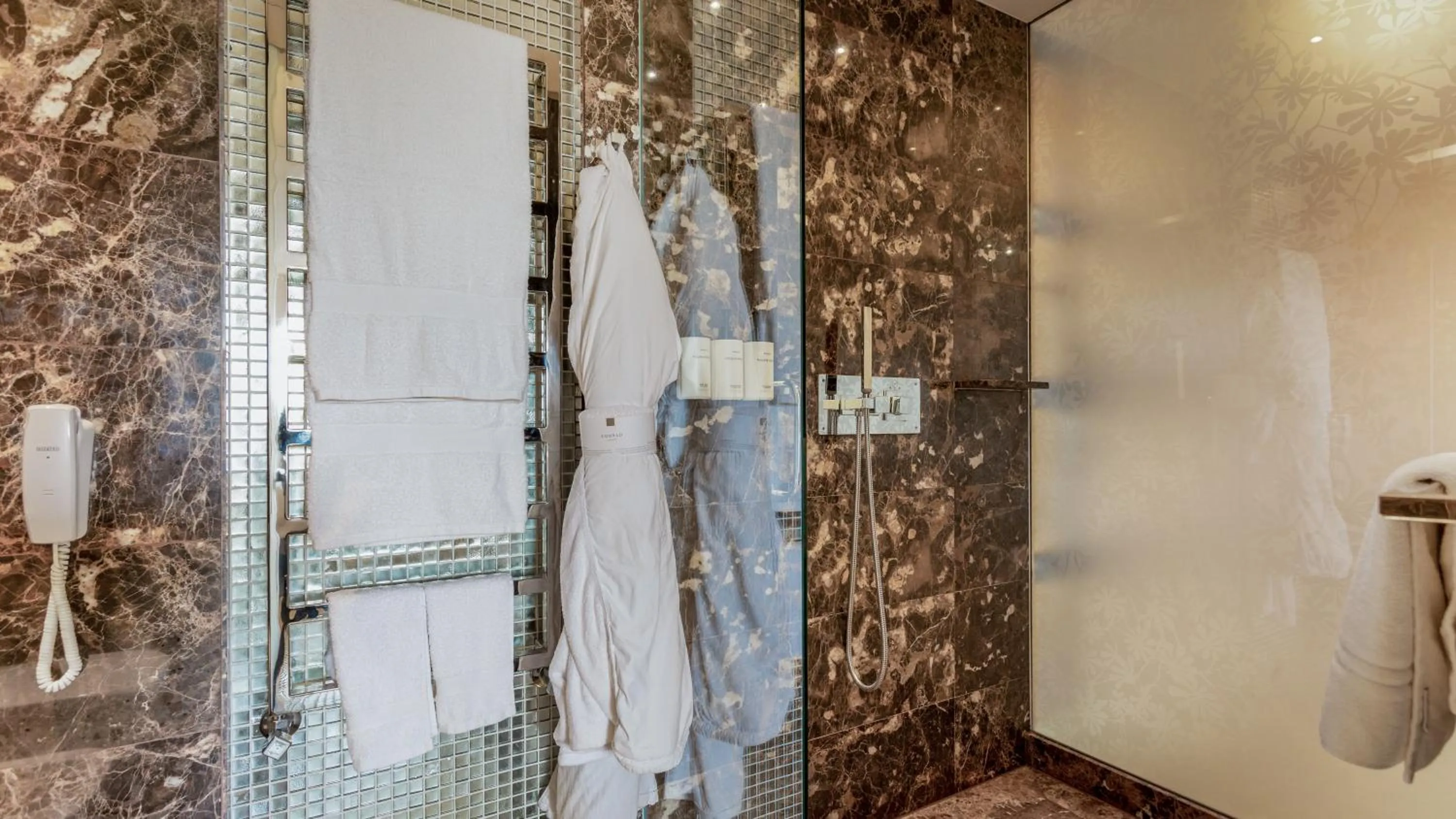 Shower in Conrad Algarve