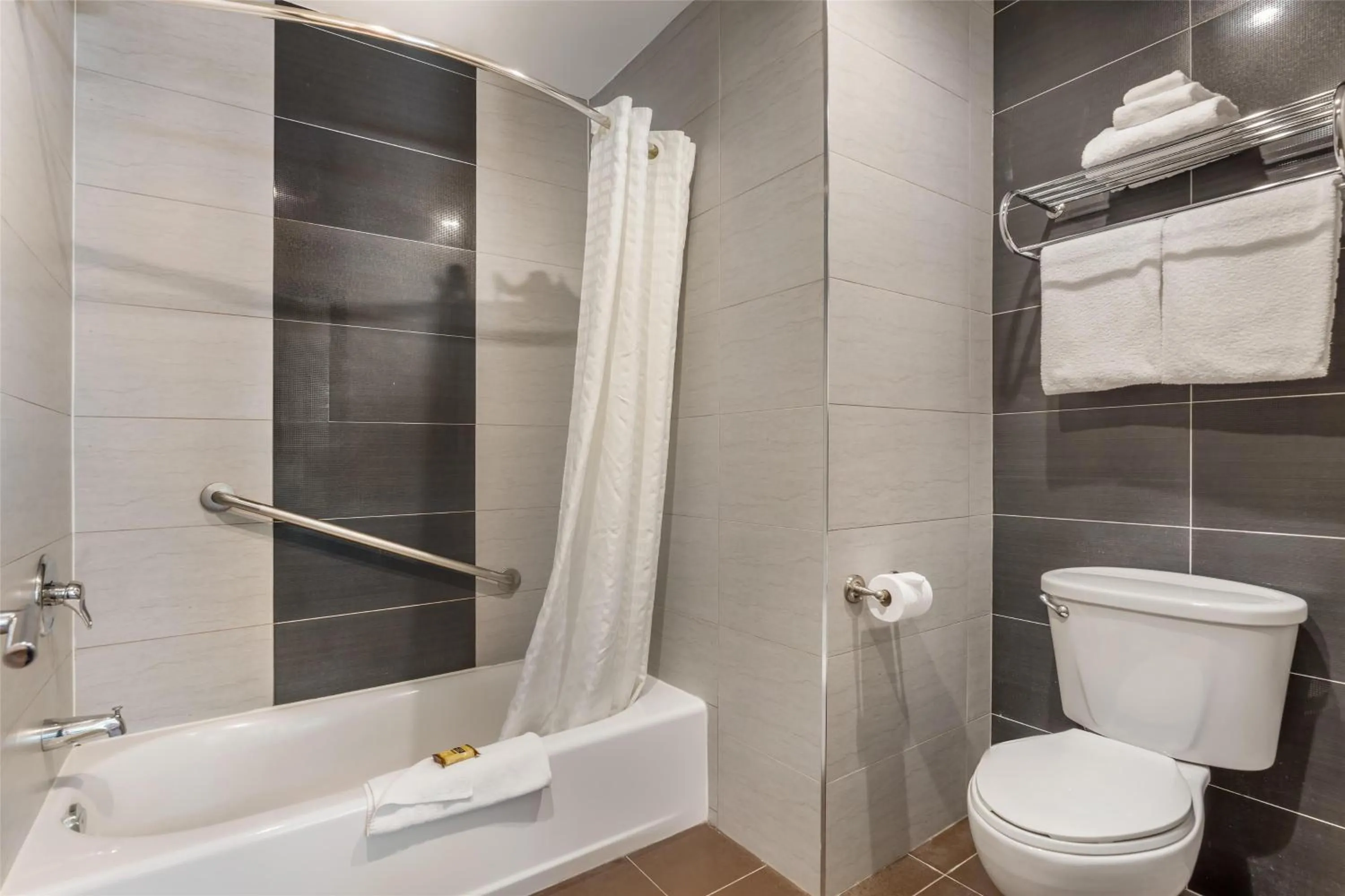 Bathroom in Best Western PLUS Burnaby Hotel