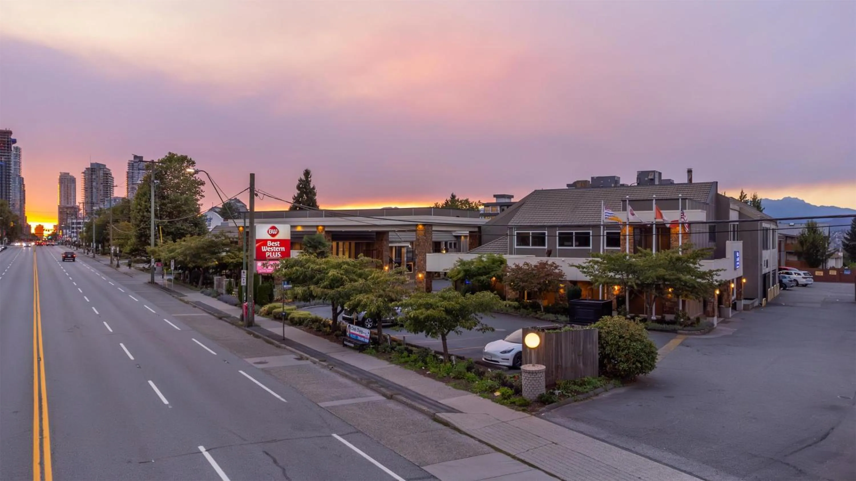 Property building in Best Western PLUS Burnaby Hotel