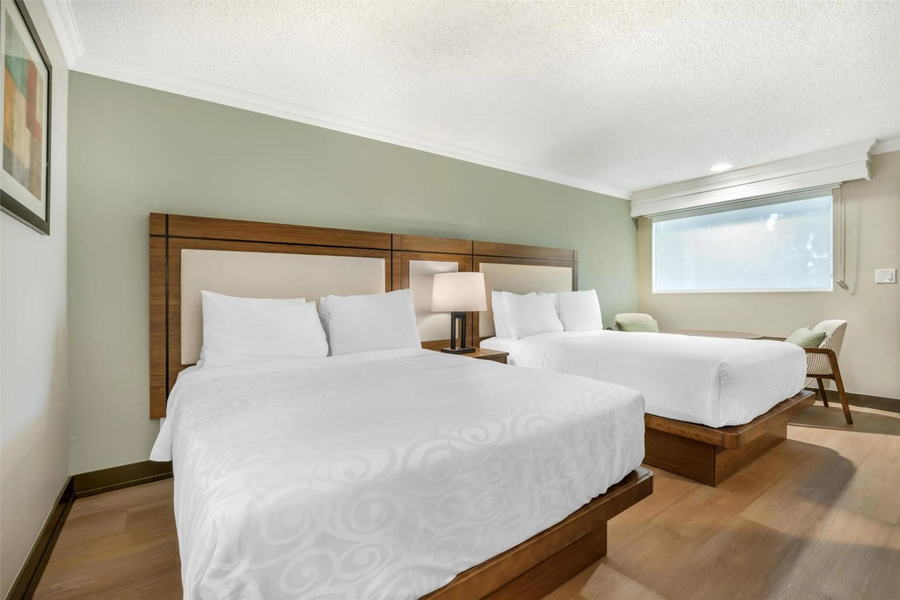 Bedroom, Bed in Best Western PLUS Burnaby Hotel