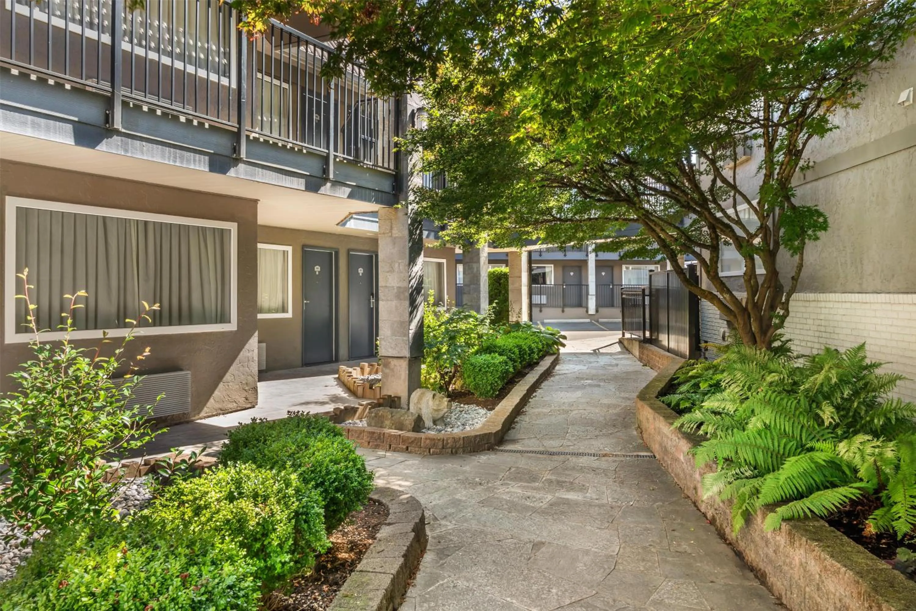 Property building in Best Western PLUS Burnaby Hotel