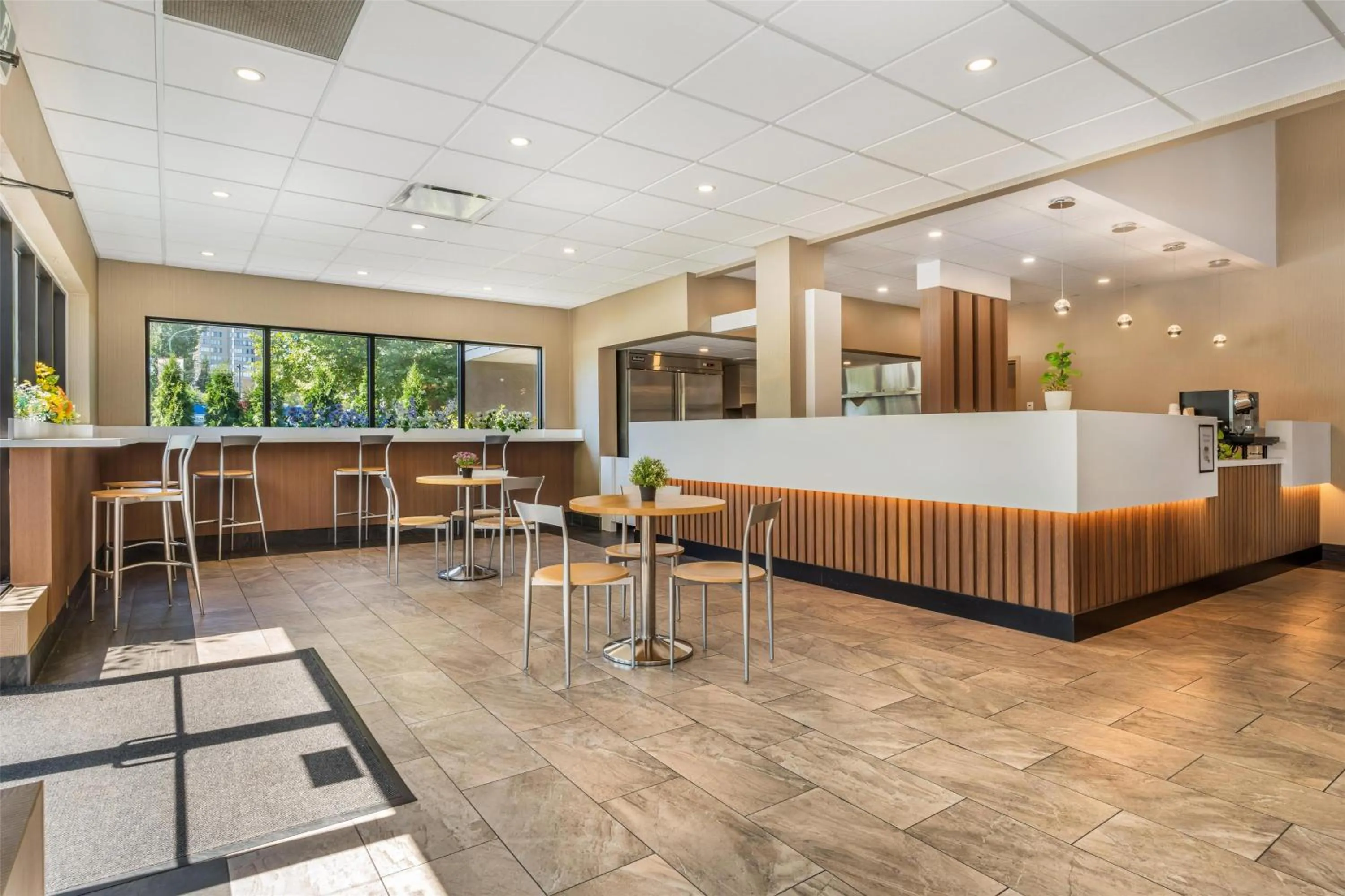 Restaurant/places to eat in Best Western PLUS Burnaby Hotel