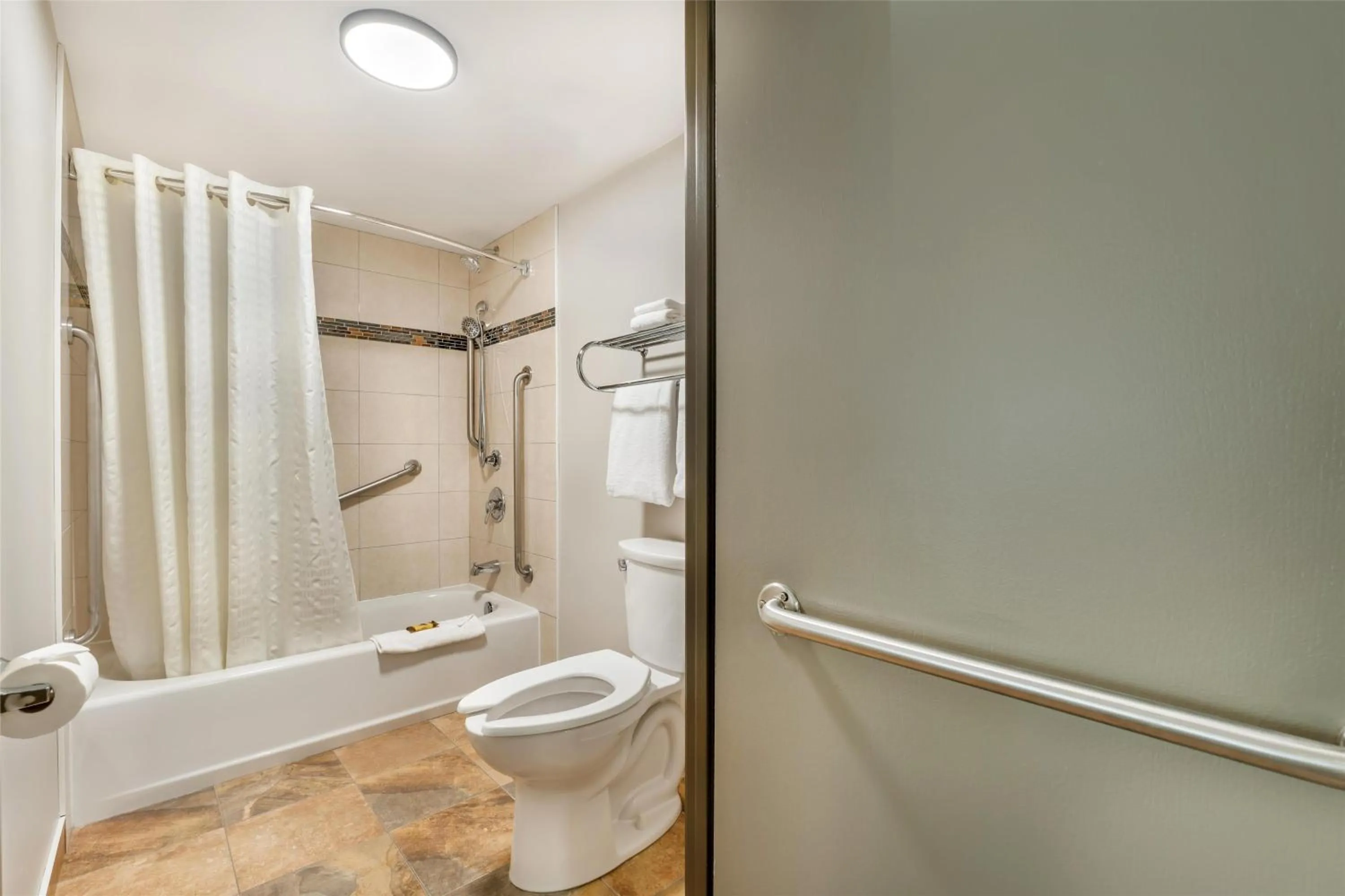 Bathroom in Best Western PLUS Burnaby Hotel