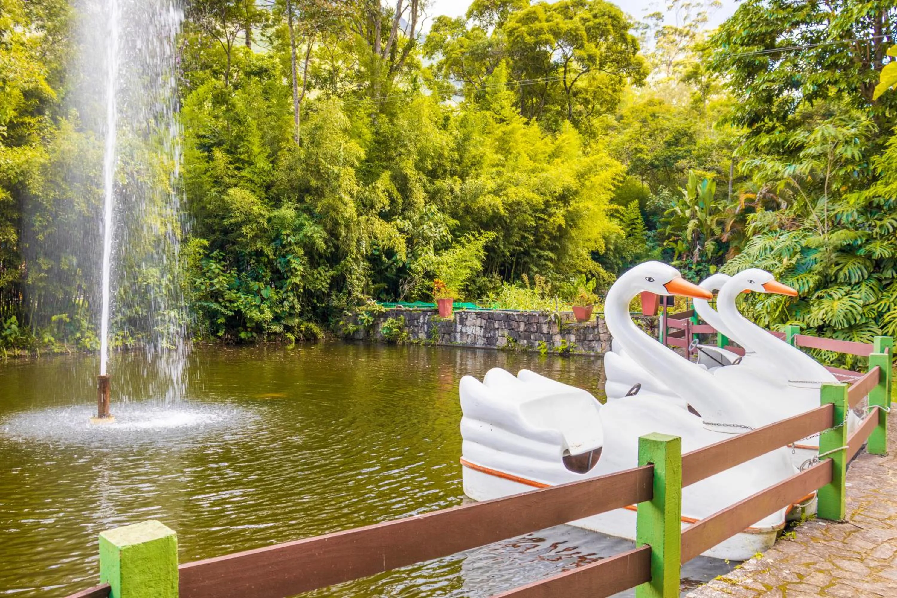 Lake view in Bomtempo II Chales by Castelo Itaipava