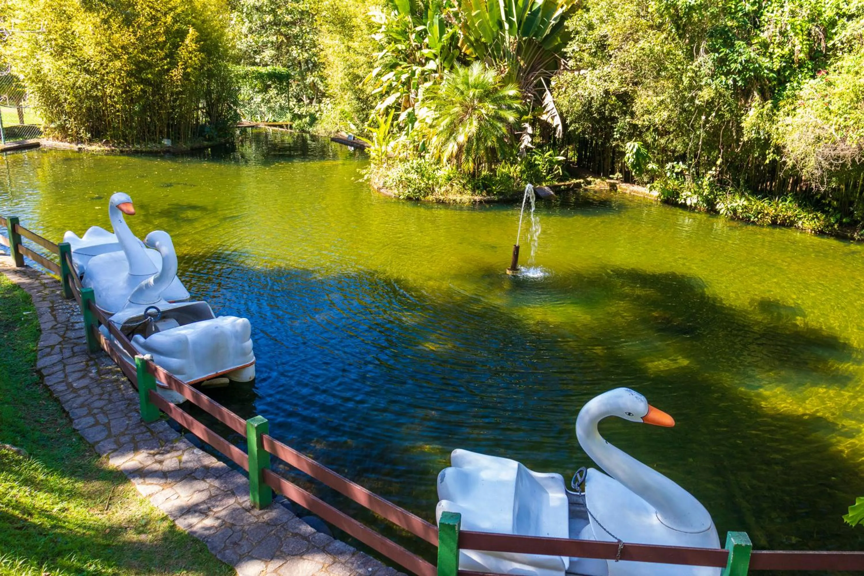 Lake view in Bomtempo II Chales by Castelo Itaipava