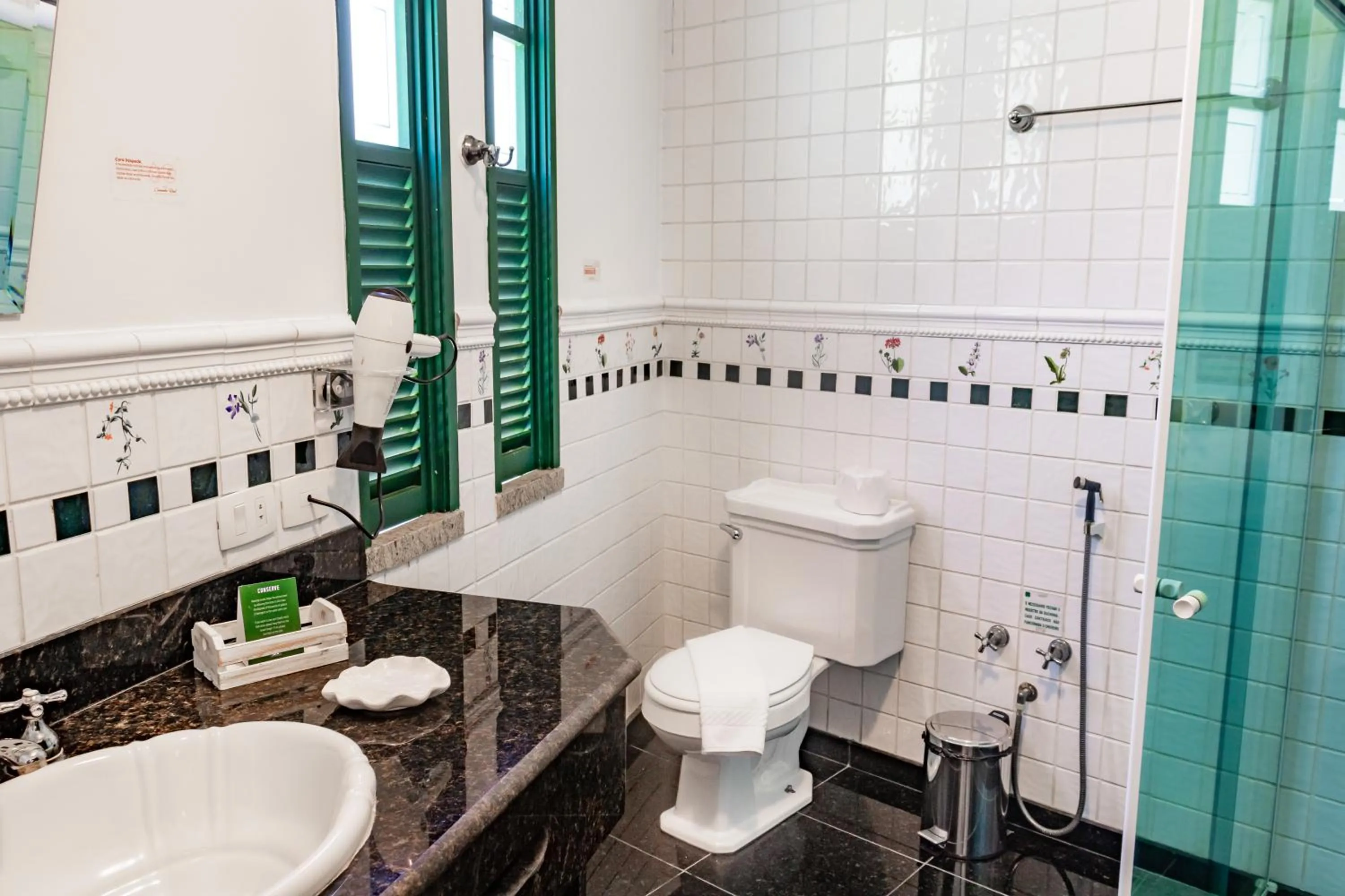 Bathroom in Bomtempo II Chales by Castelo Itaipava