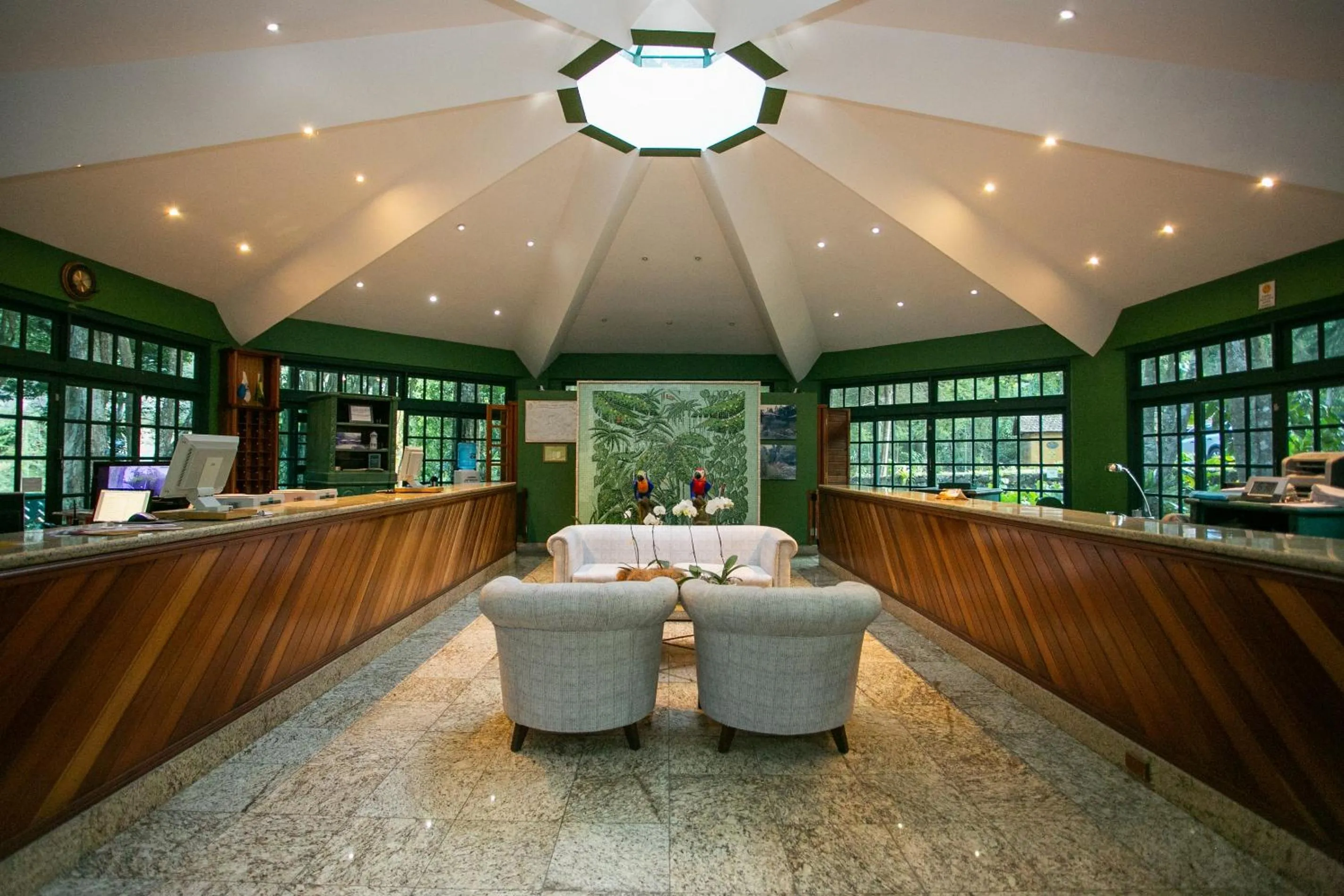 Lobby or reception in Bomtempo II Chales by Castelo Itaipava