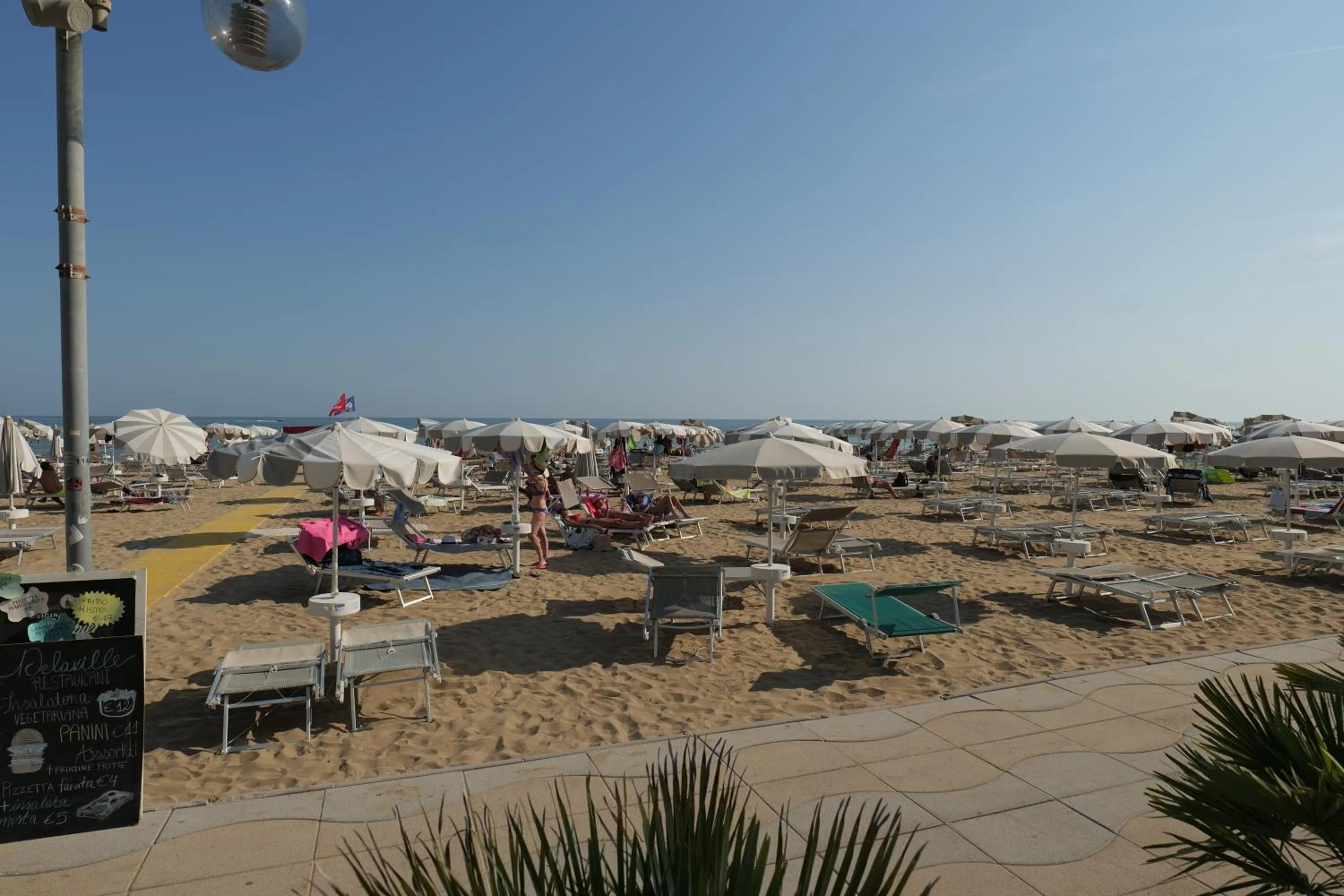 Beach in Hotel Delaville Frontemare