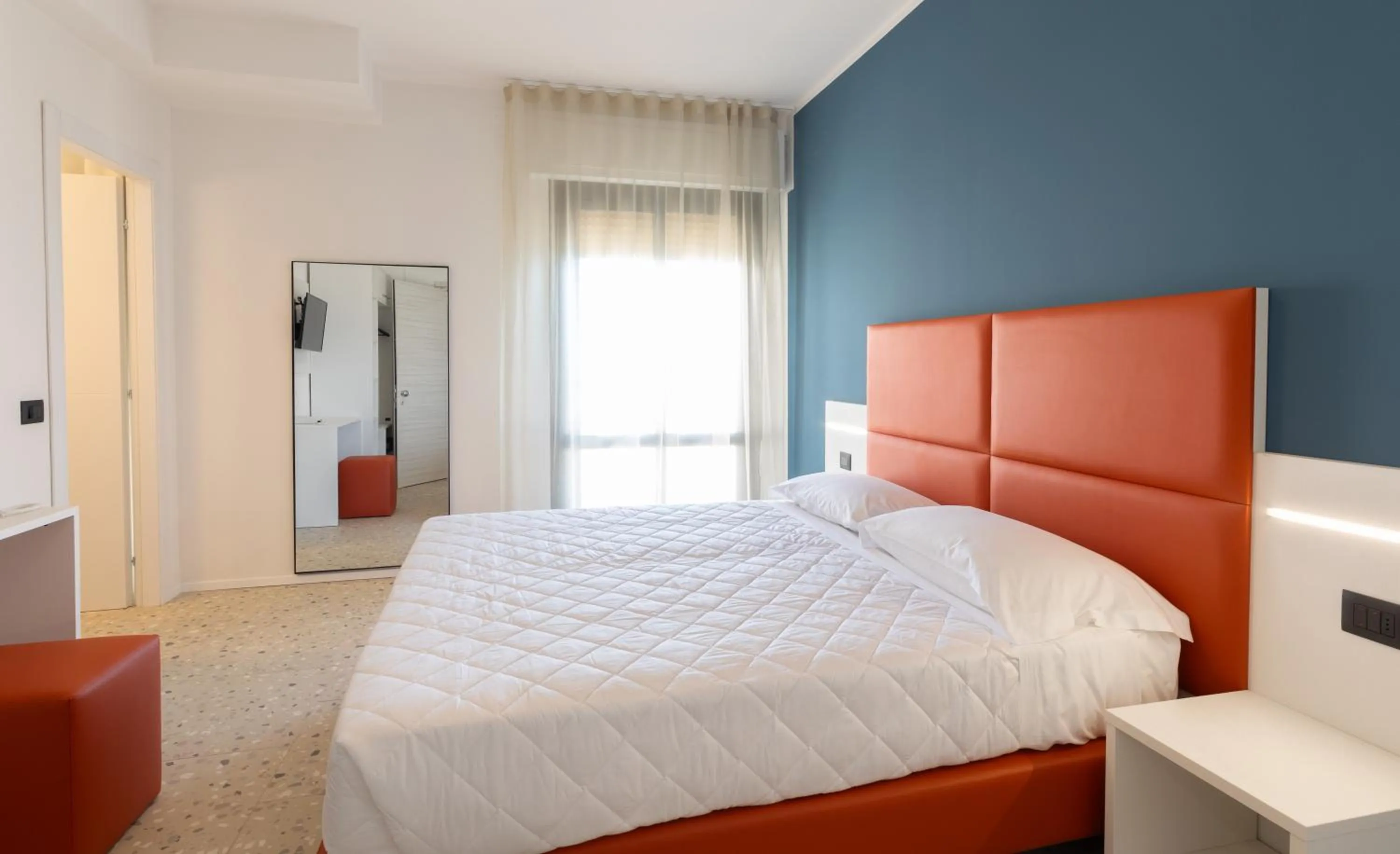 Photo of the whole room in Hotel Delaville Frontemare