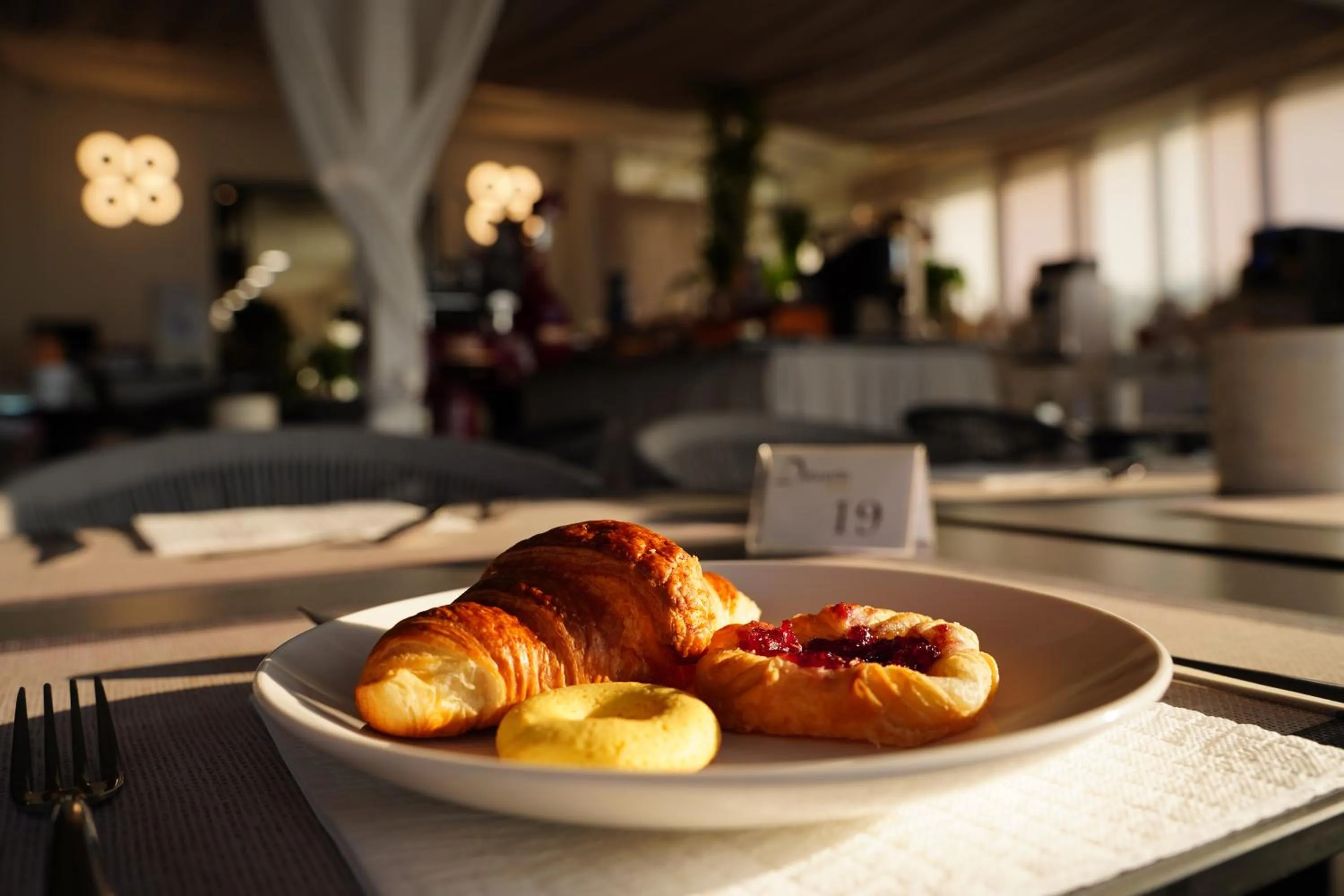 Breakfast in Hotel Delaville Frontemare