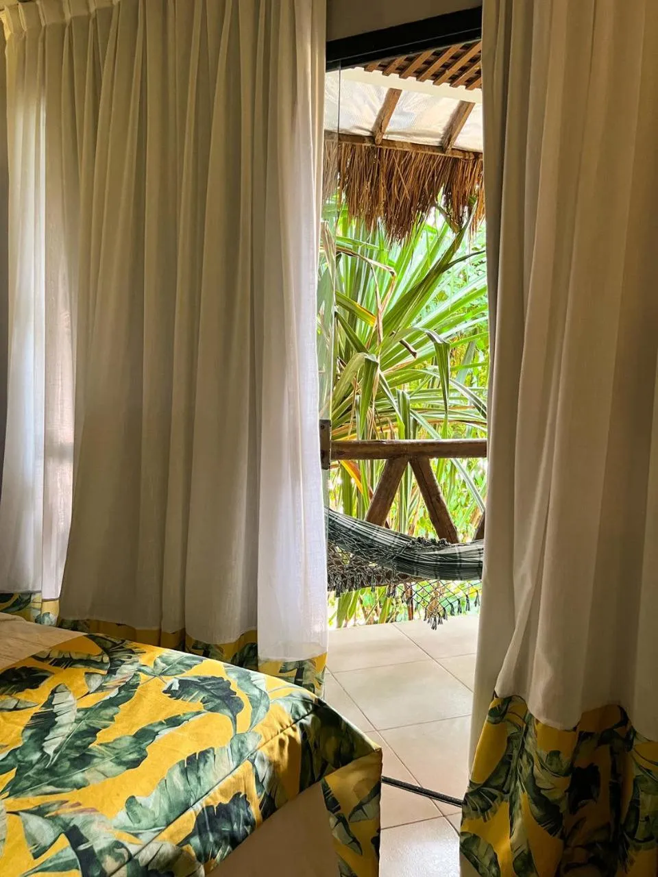 Garden view, Bed in Pousada Praia dos Carneiros