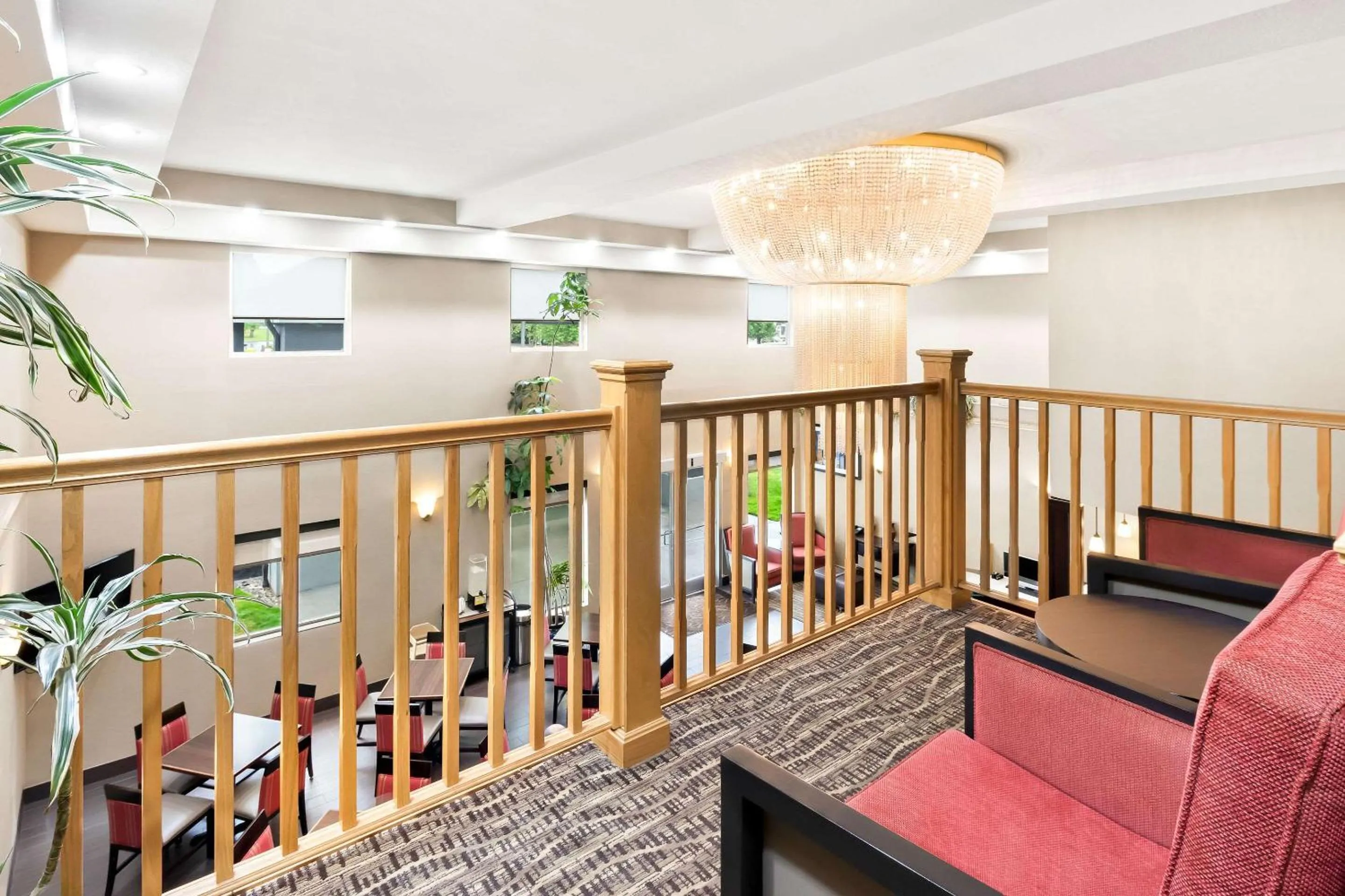 Lobby or reception in Comfort Suites Portland Airport