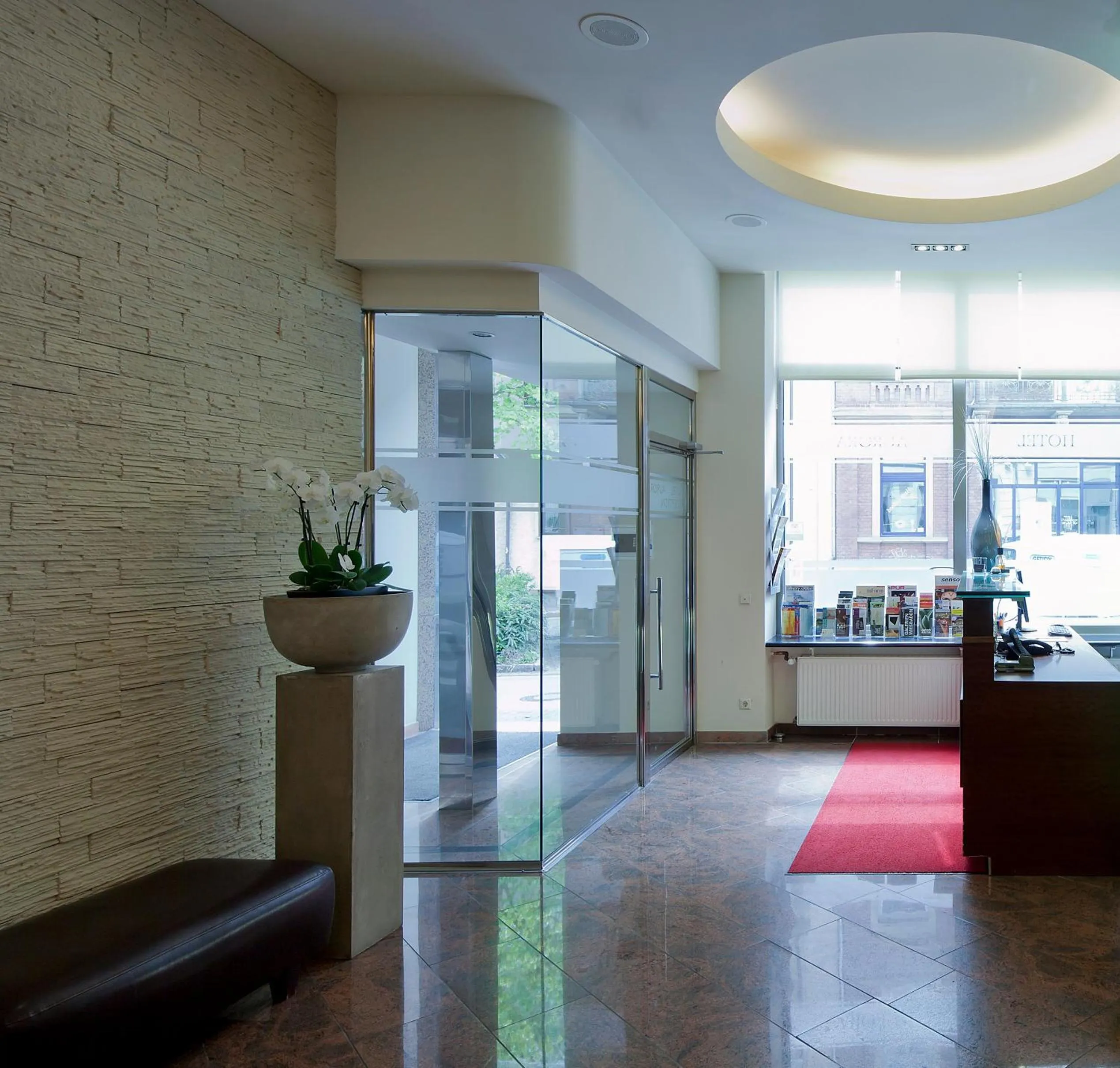 Facade/entrance in Hotel Aurora