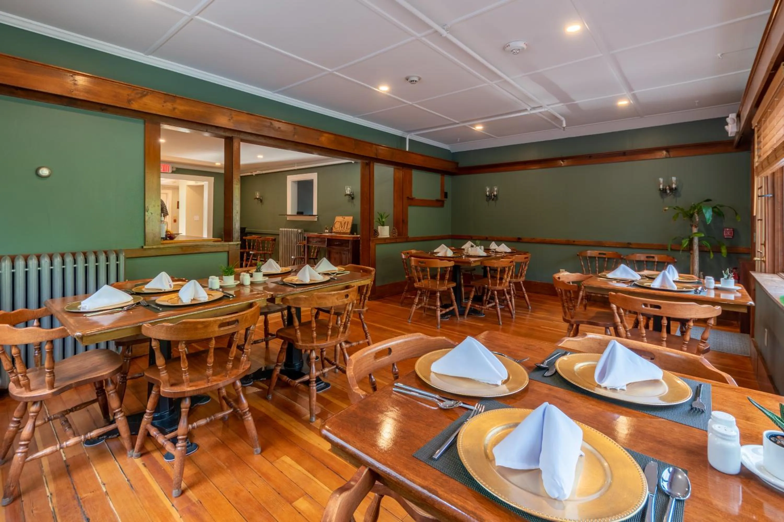 Breakfast in Cranmore Mountain Lodge Bed & Breakfast