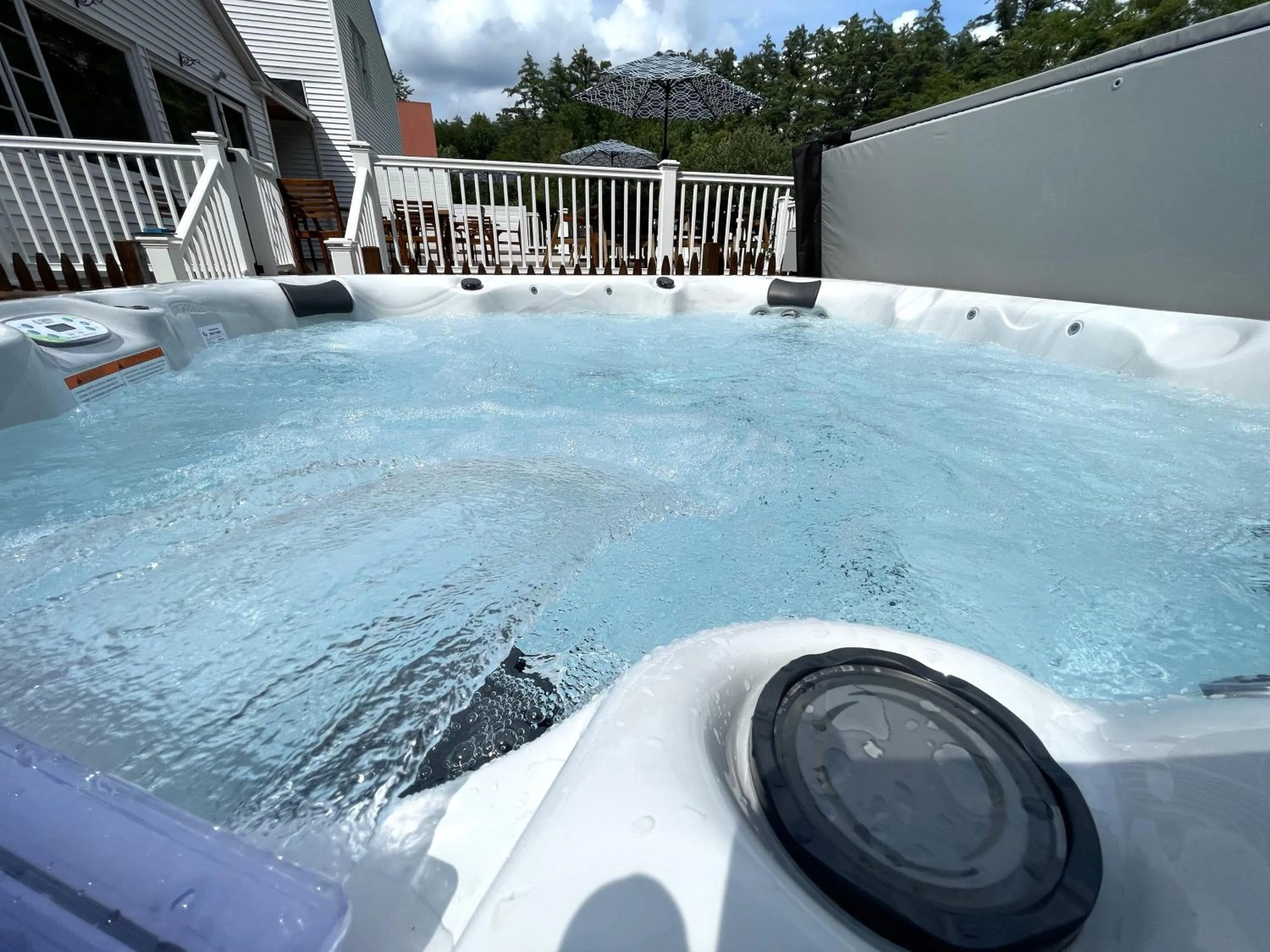 Hot Tub in Cranmore Mountain Lodge Bed & Breakfast