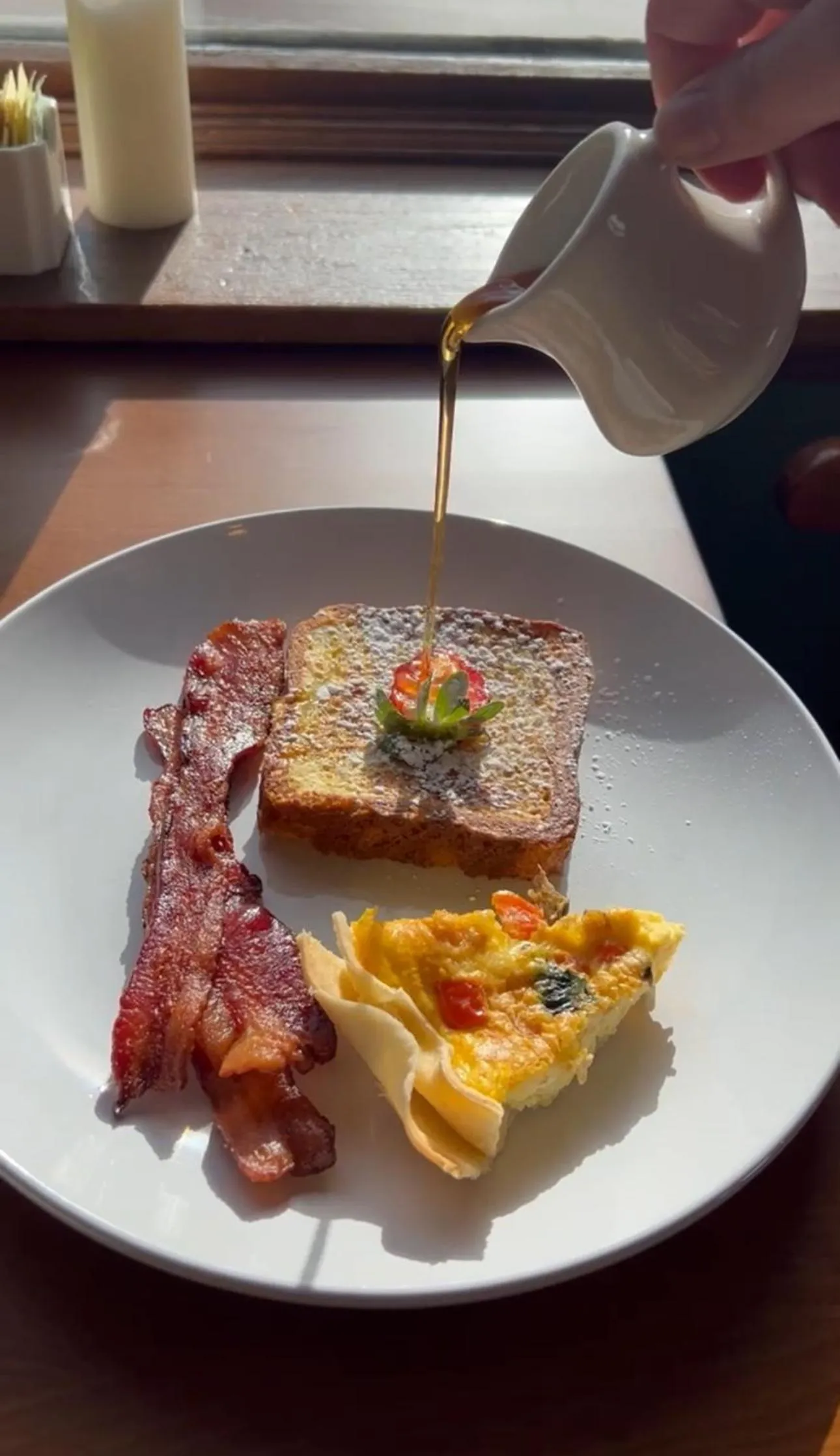 Breakfast in Cranmore Mountain Lodge Bed & Breakfast