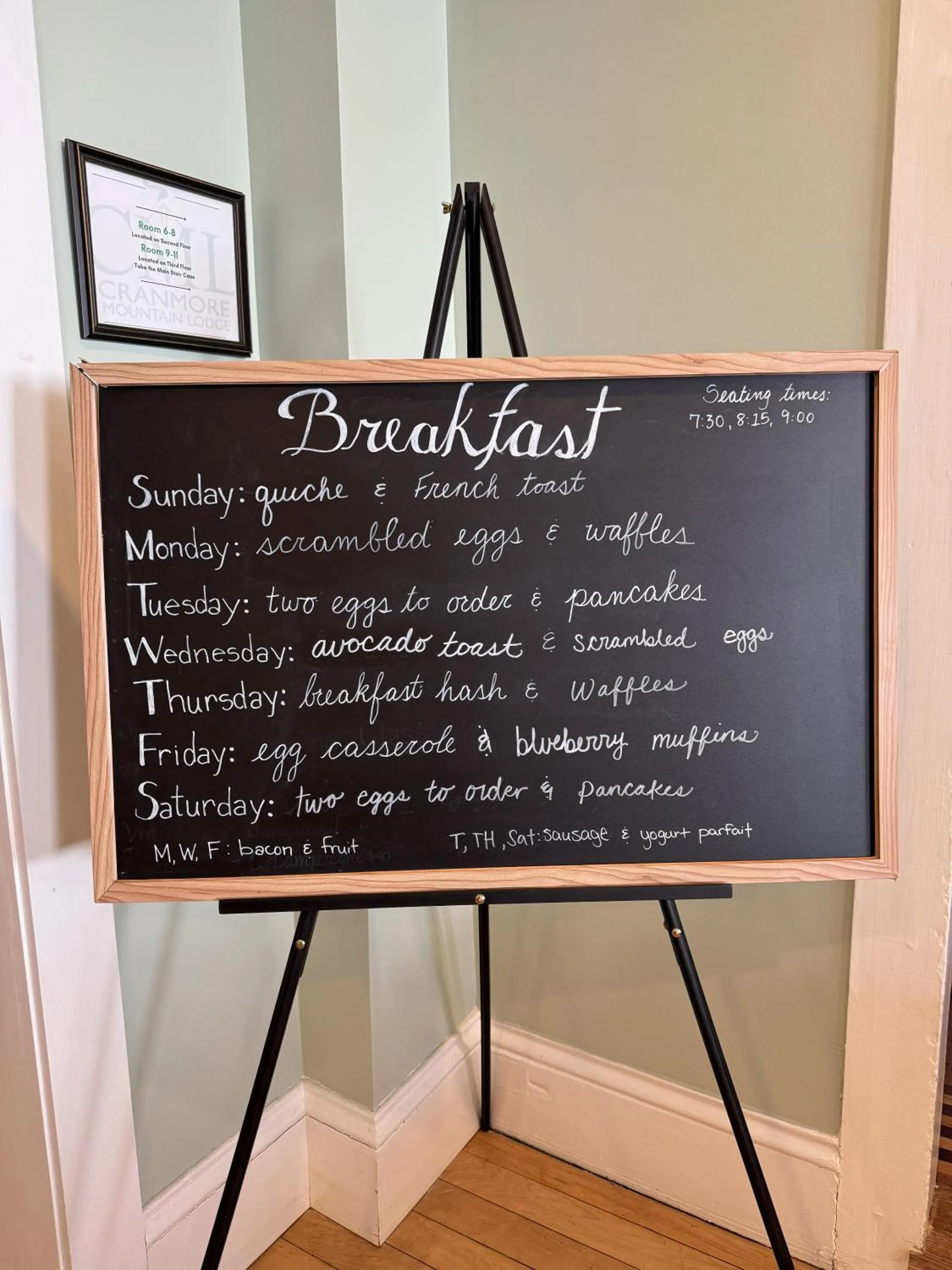 Breakfast in Cranmore Mountain Lodge Bed & Breakfast