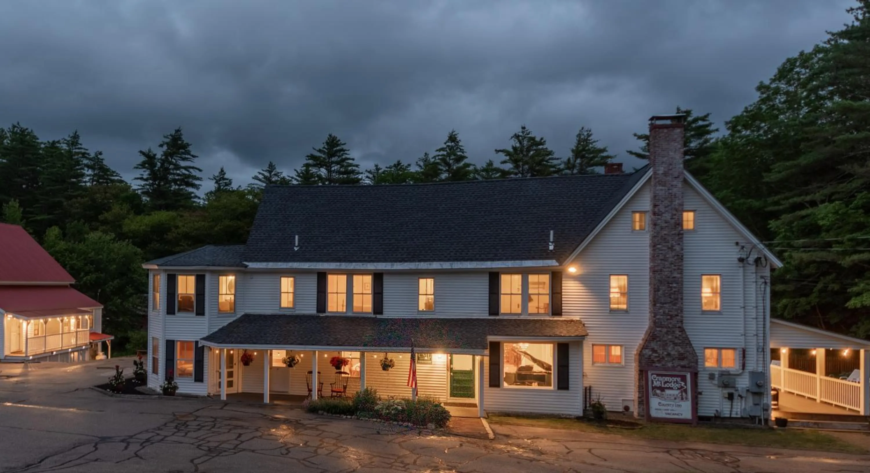 Property building in Cranmore Mountain Lodge Bed & Breakfast