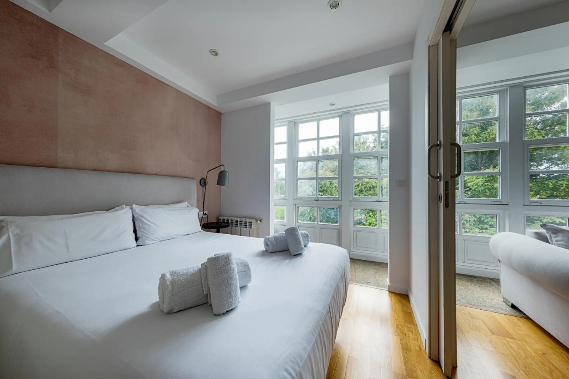 Bed in Catedral Site by Como en Casa