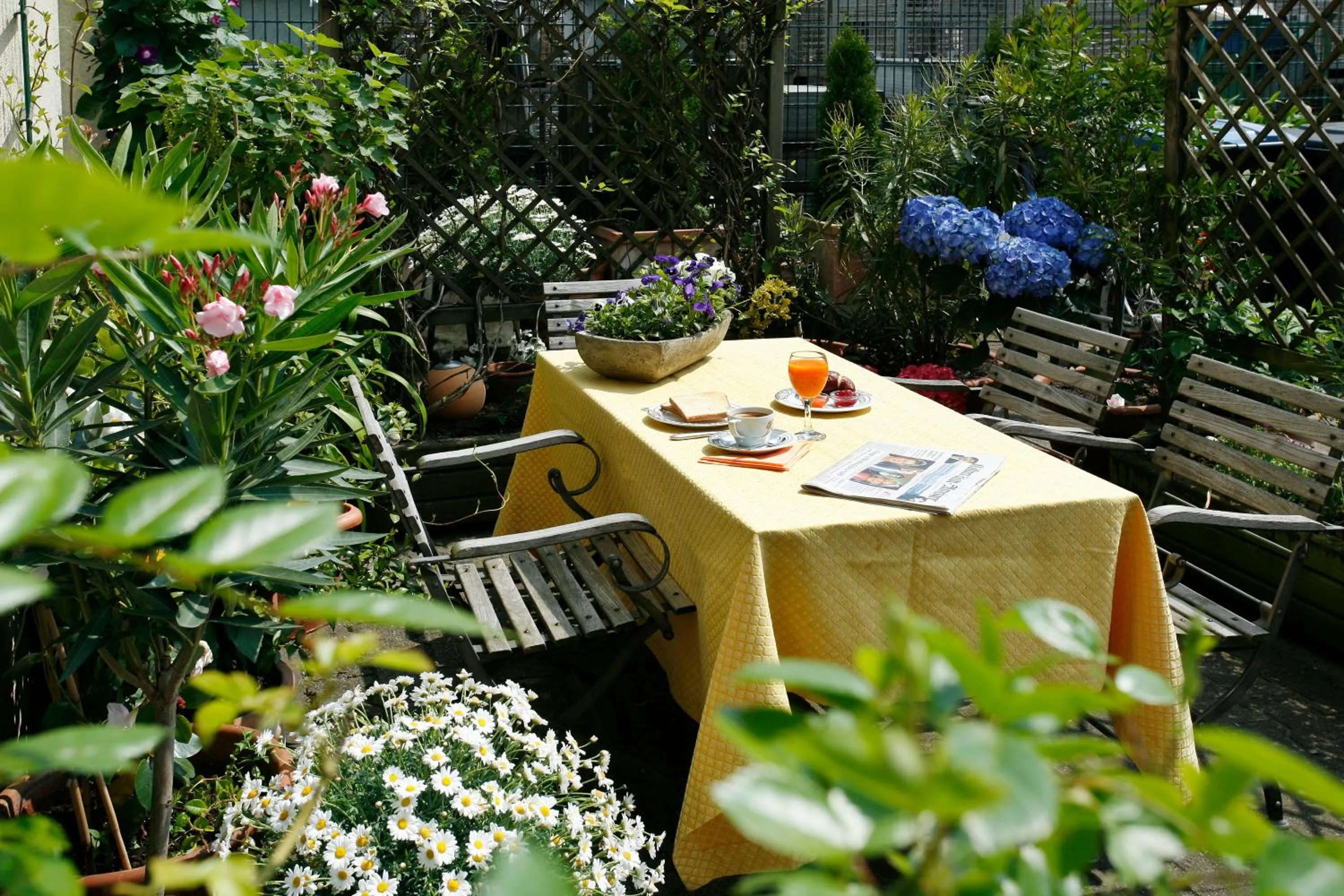 Property building in Hotel Regina -Garni Köln