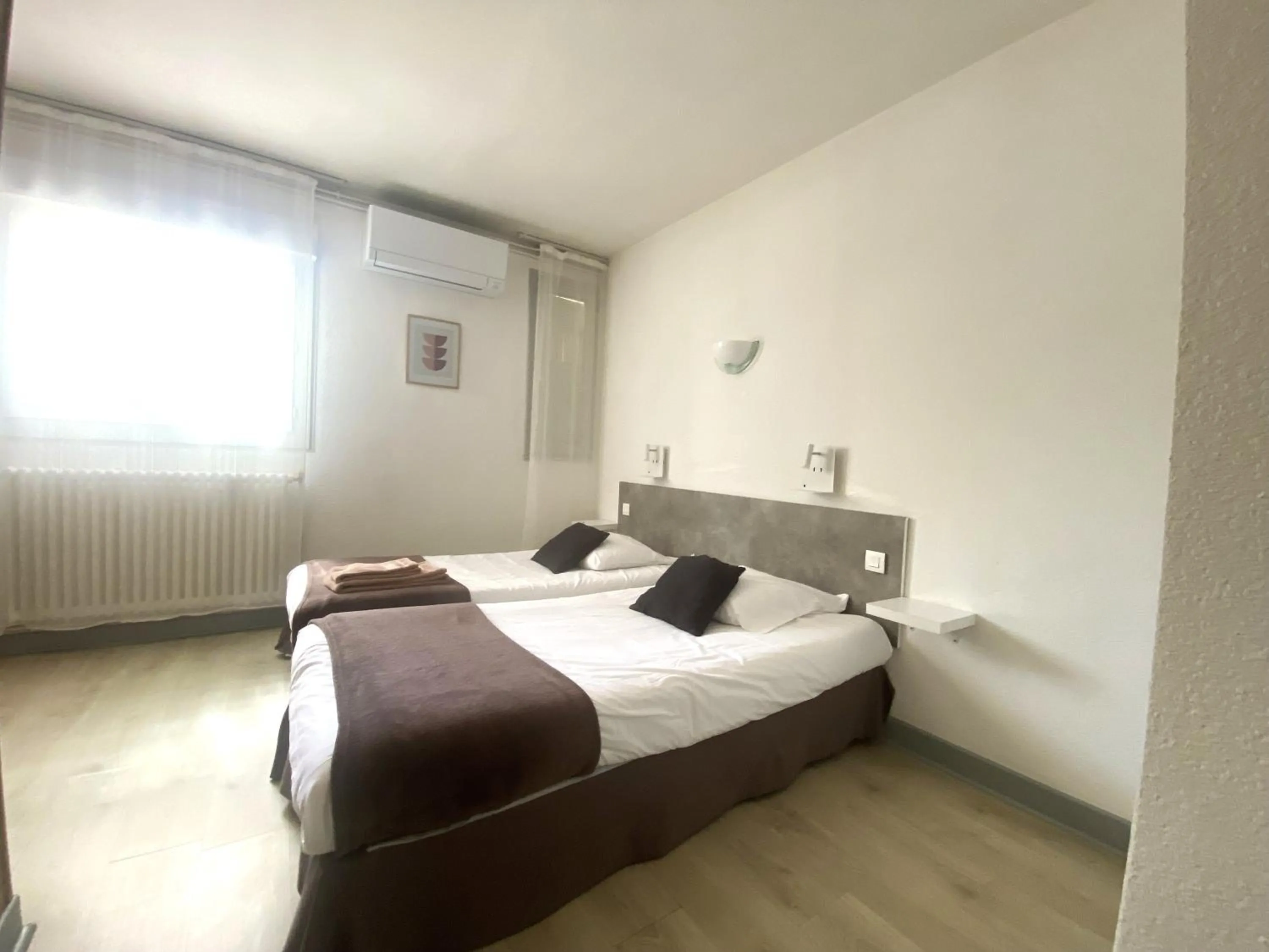 Bedroom, Bed in Auberge de Lamagistere