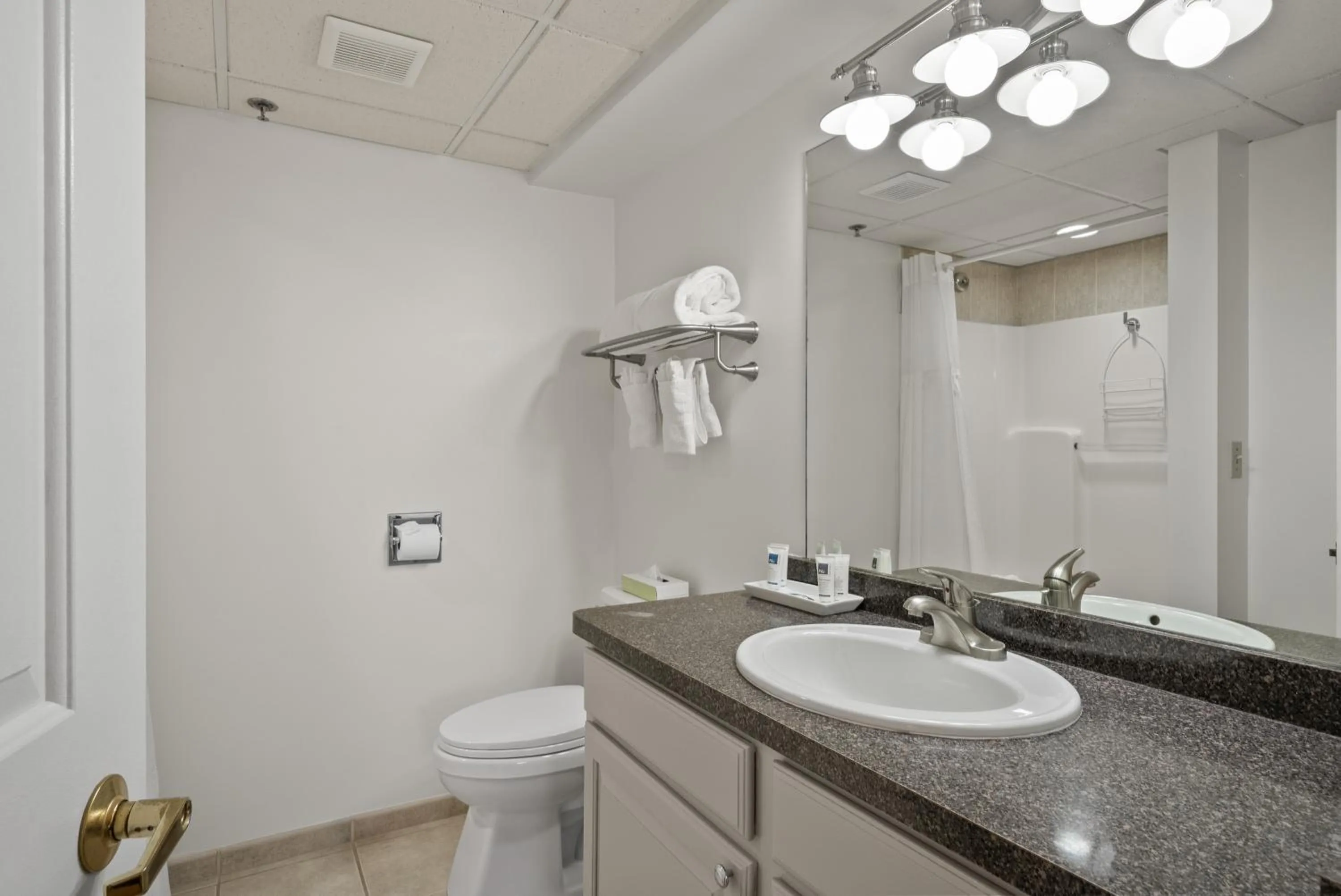 Bathroom in Bella Vista Suites Lake Geneva