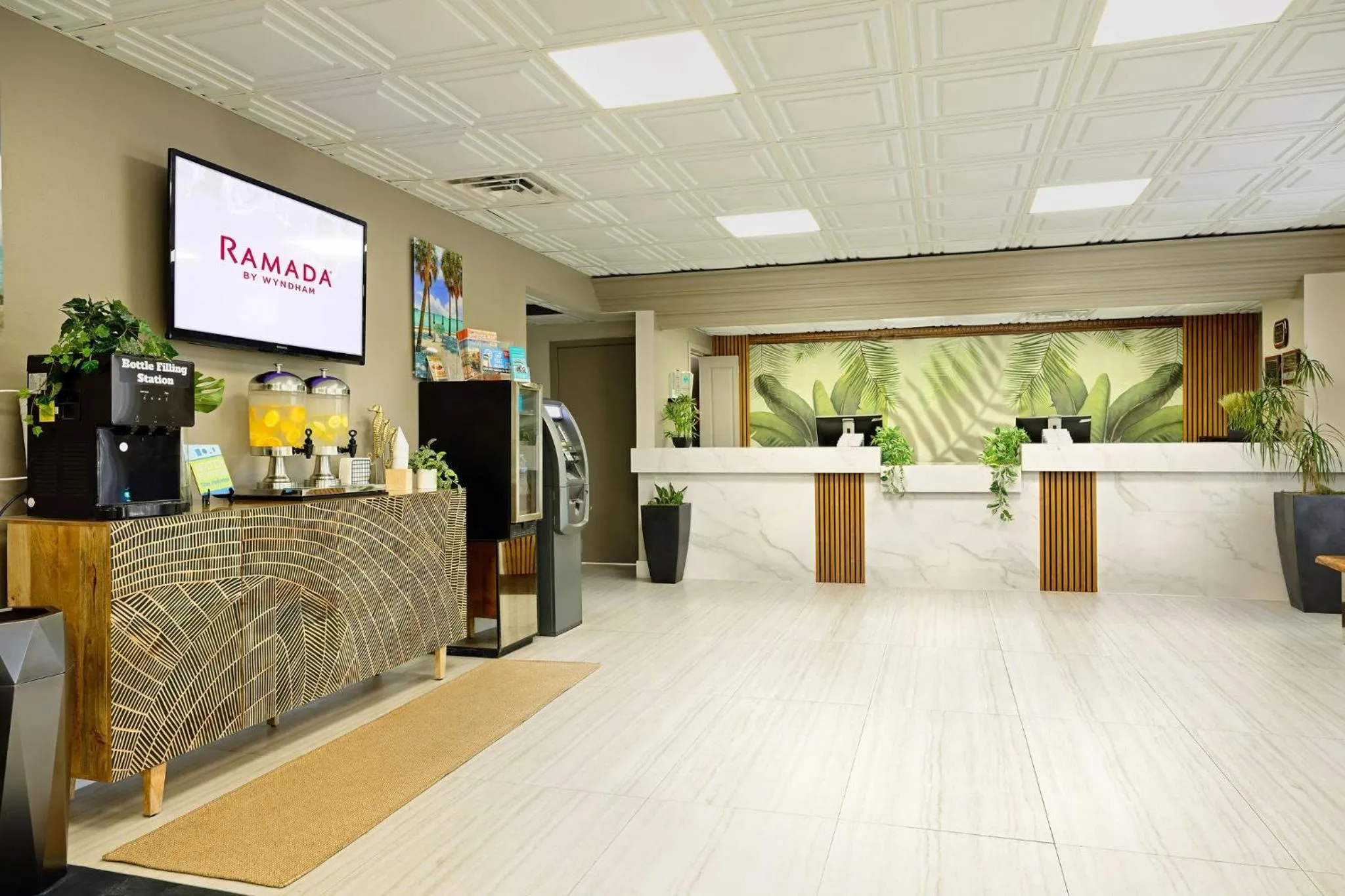 Lobby or reception in Ramada by Wyndham Sarasota Waterfront