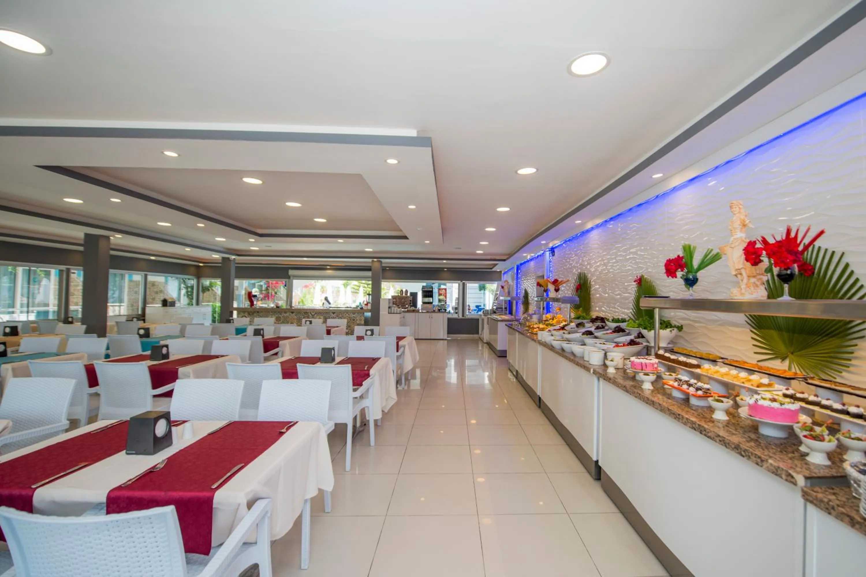 Restaurant/places to eat in Sunberk Hotel