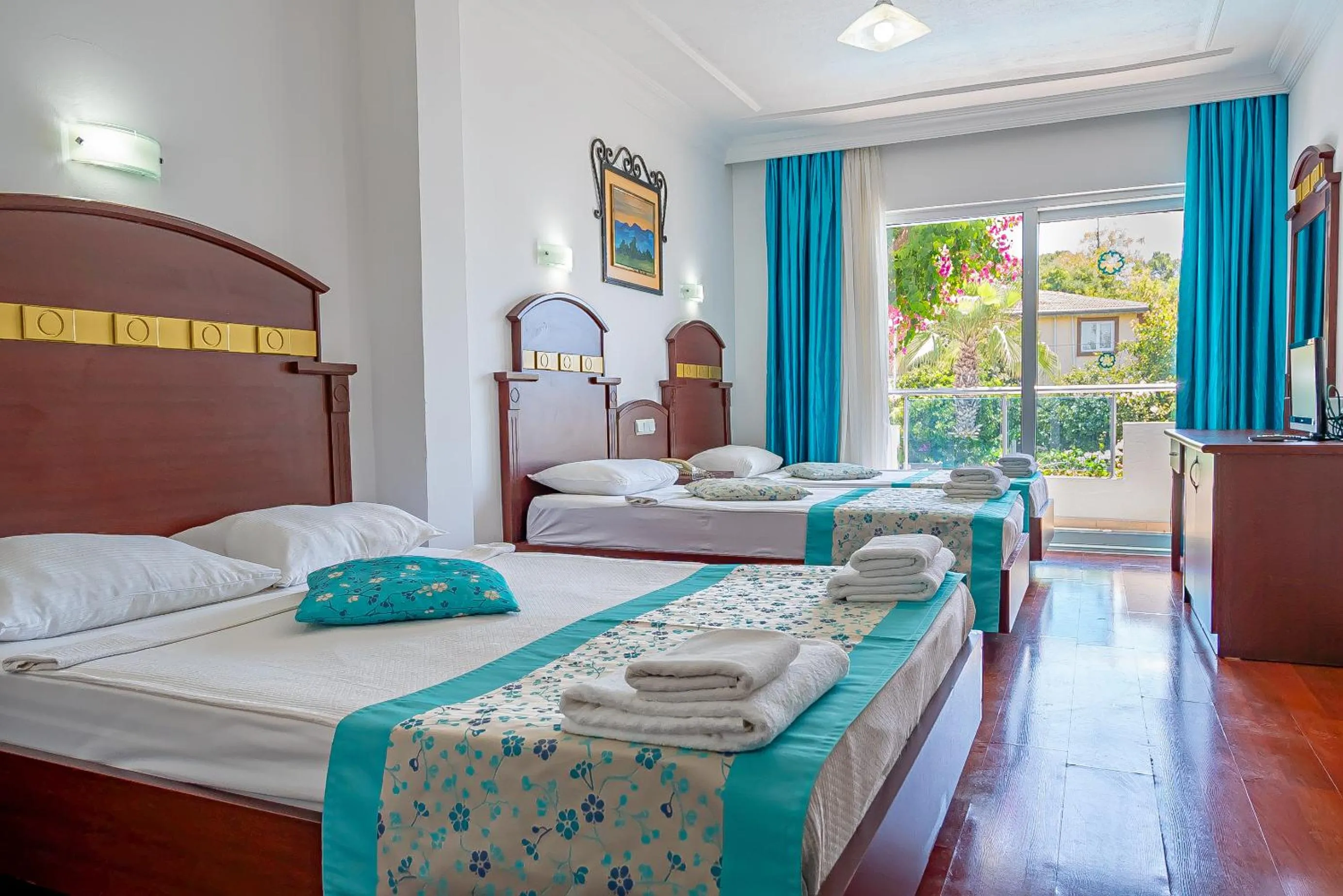 Photo of the whole room, Bed in Sunberk Hotel