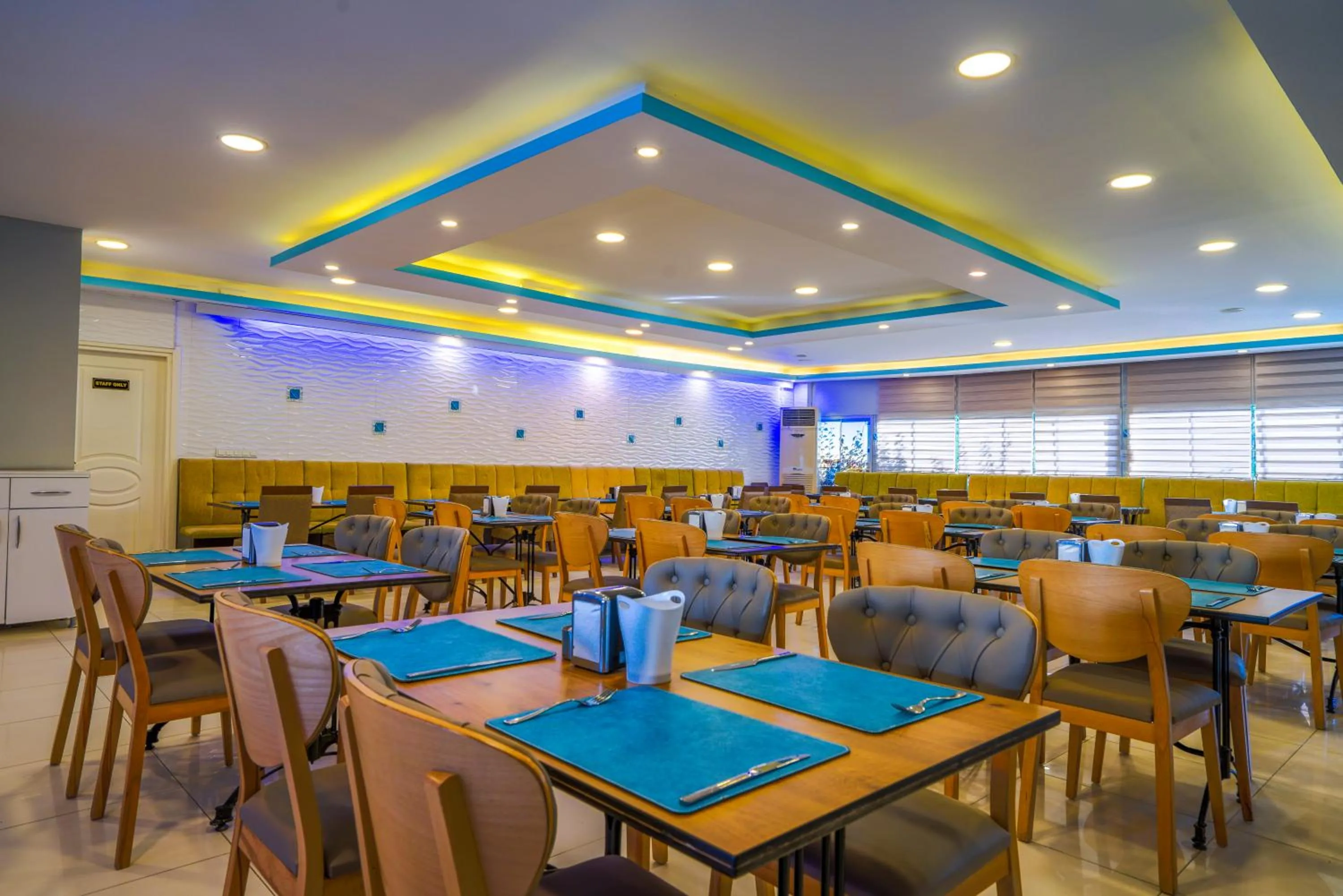 Restaurant/places to eat in Sunberk Hotel