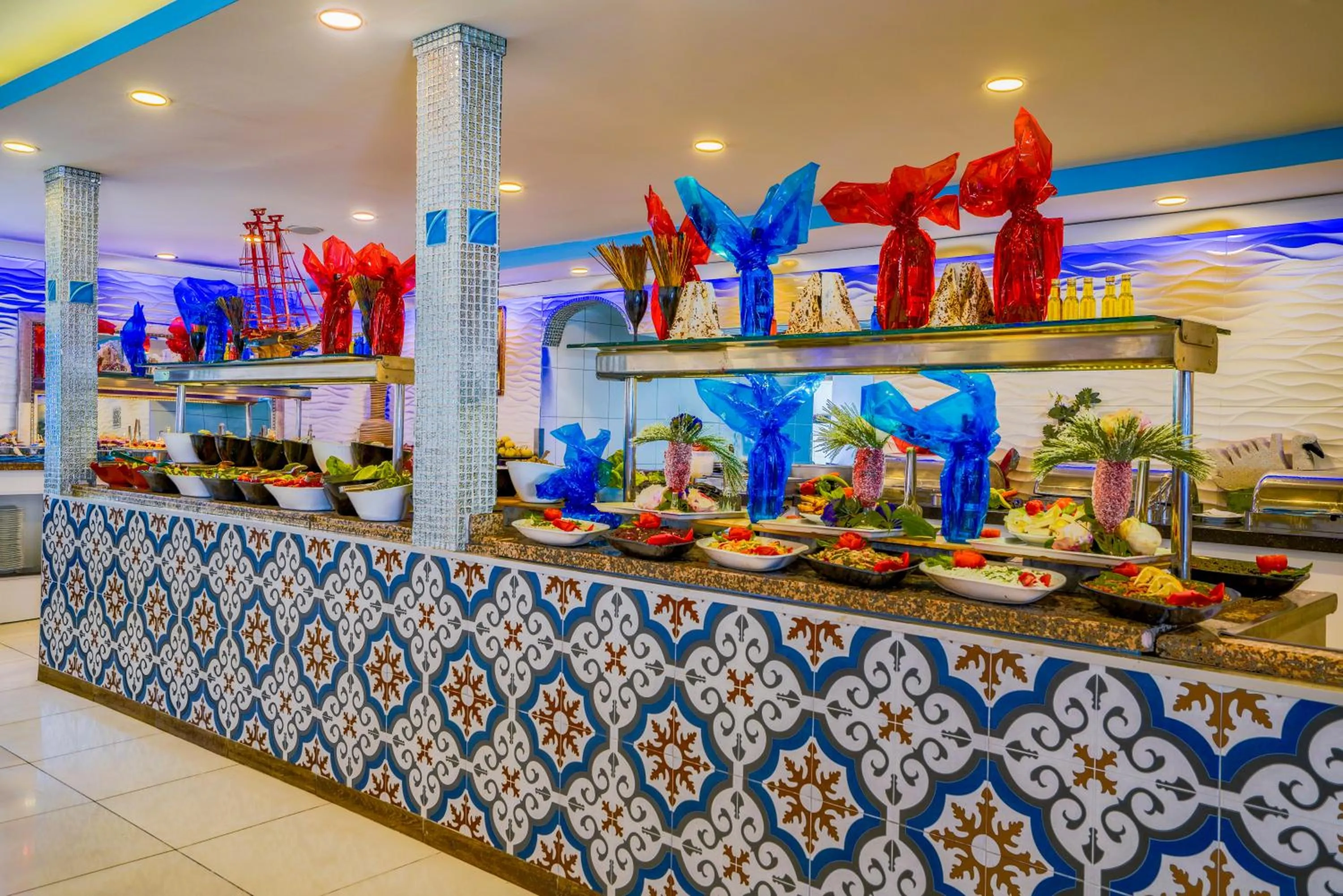 Restaurant/places to eat in Sunberk Hotel