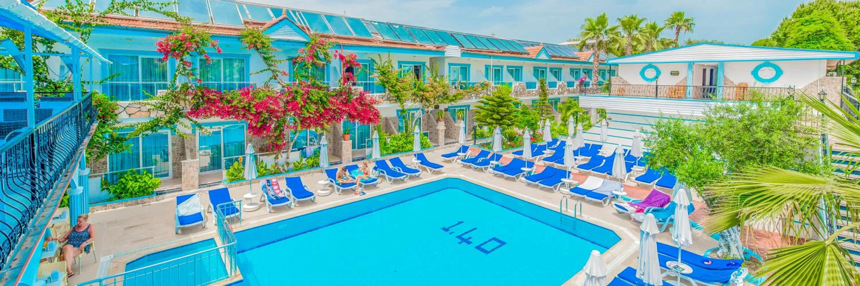 Swimming pool in Sunberk Hotel