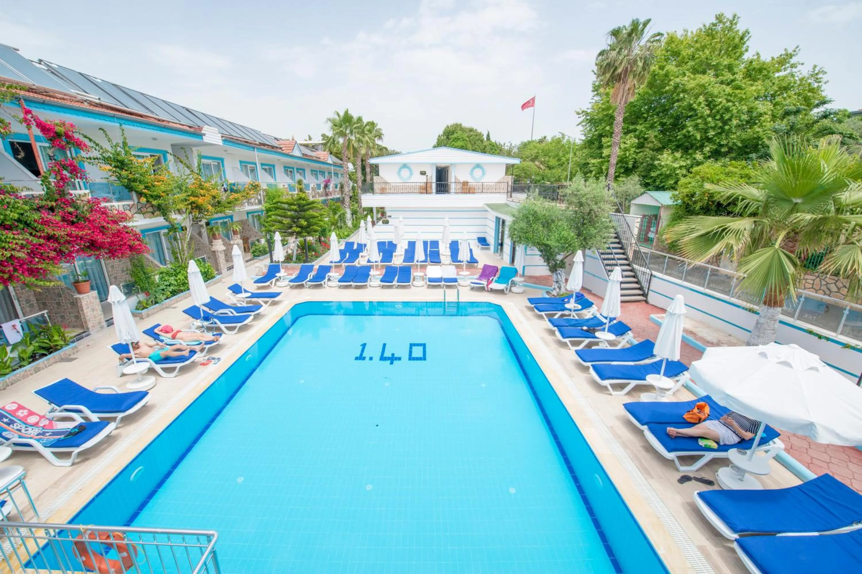 Swimming pool in Sunberk Hotel