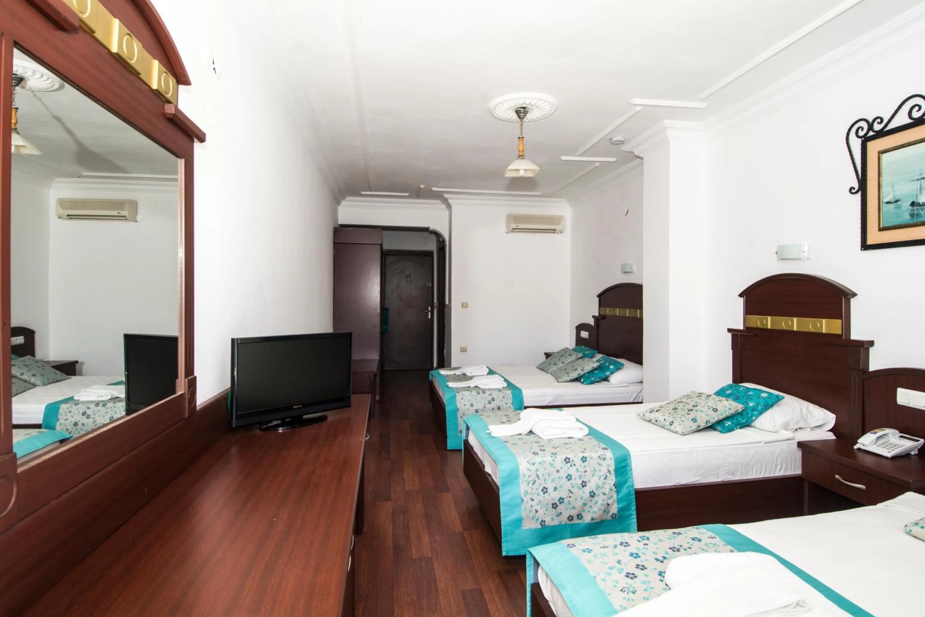 Photo of the whole room, Bed in Sunberk Hotel