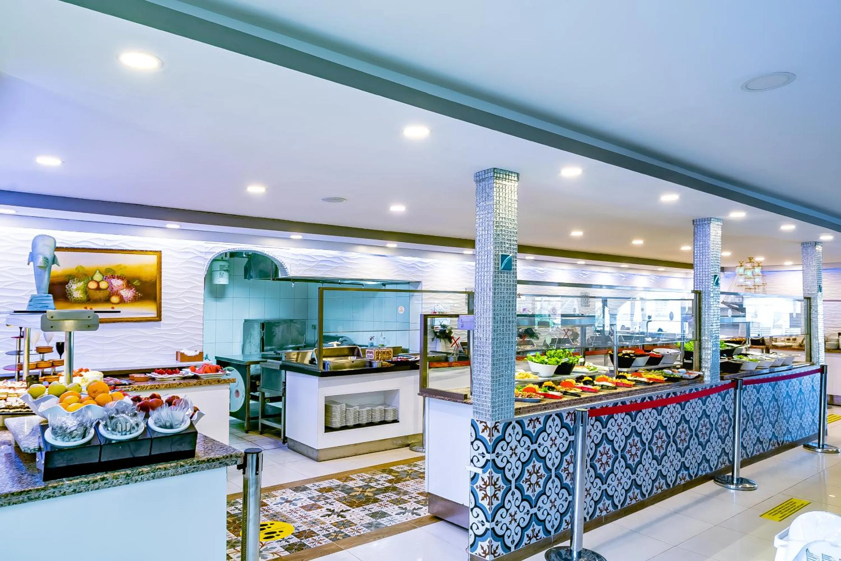 Restaurant/places to eat in Sunberk Hotel