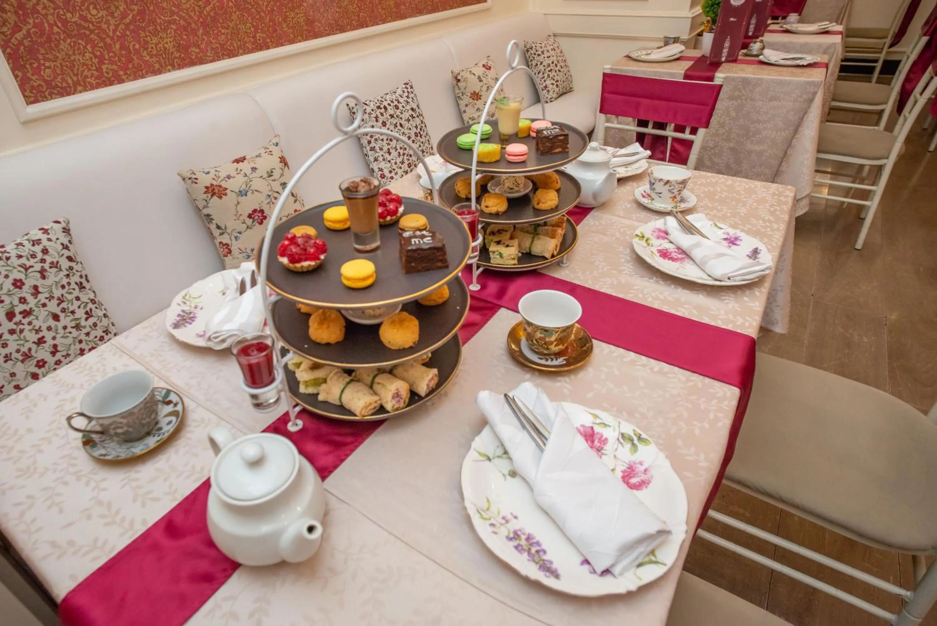 Restaurant/places to eat in Dann Carlton Quito